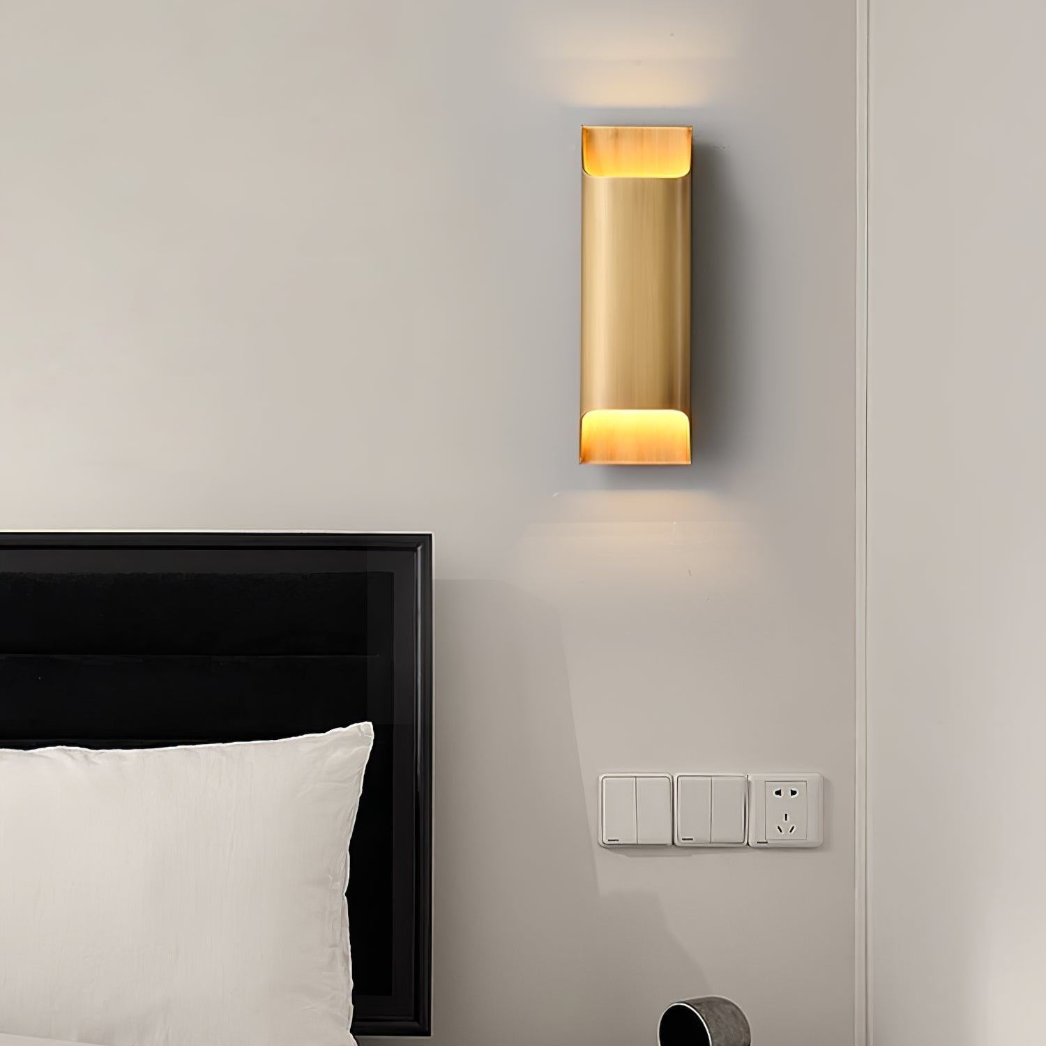 Hardy Applique Murale d'Art Nordic en Laiton
