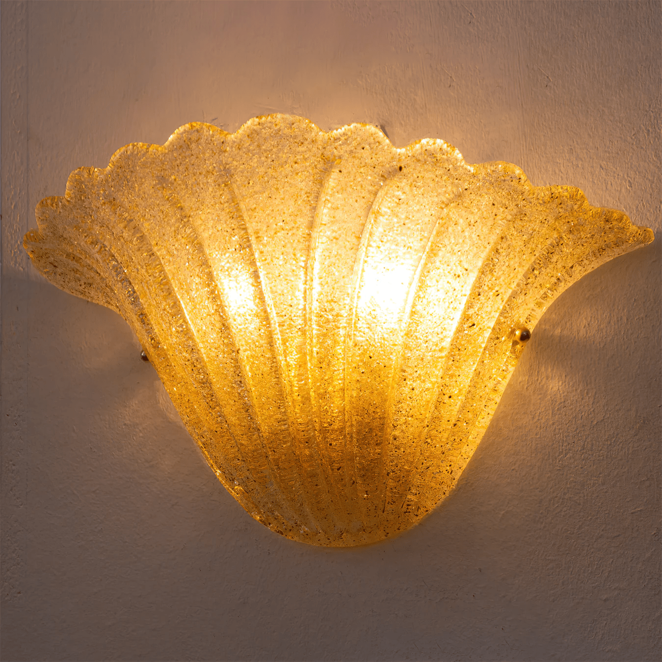 Aurora Applique Murale Coquille Bord Texturé Verre Élégant