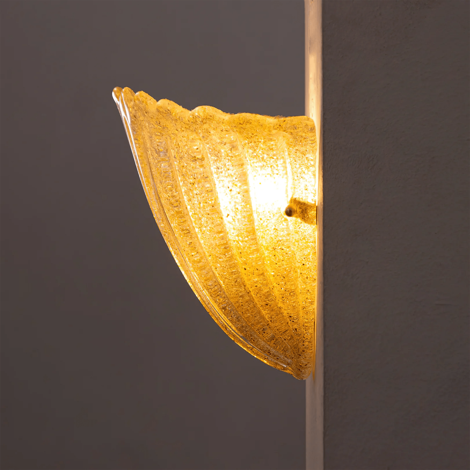 Aurora Applique Murale Coquille Bord Texturé Verre Élégant