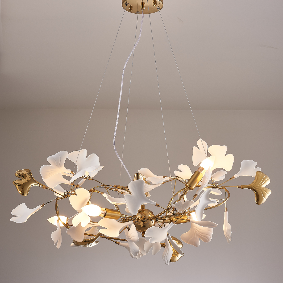 Davor Lustre Suspension Feuille Artistic Design. Métal/Céramique. Blanc. Salon