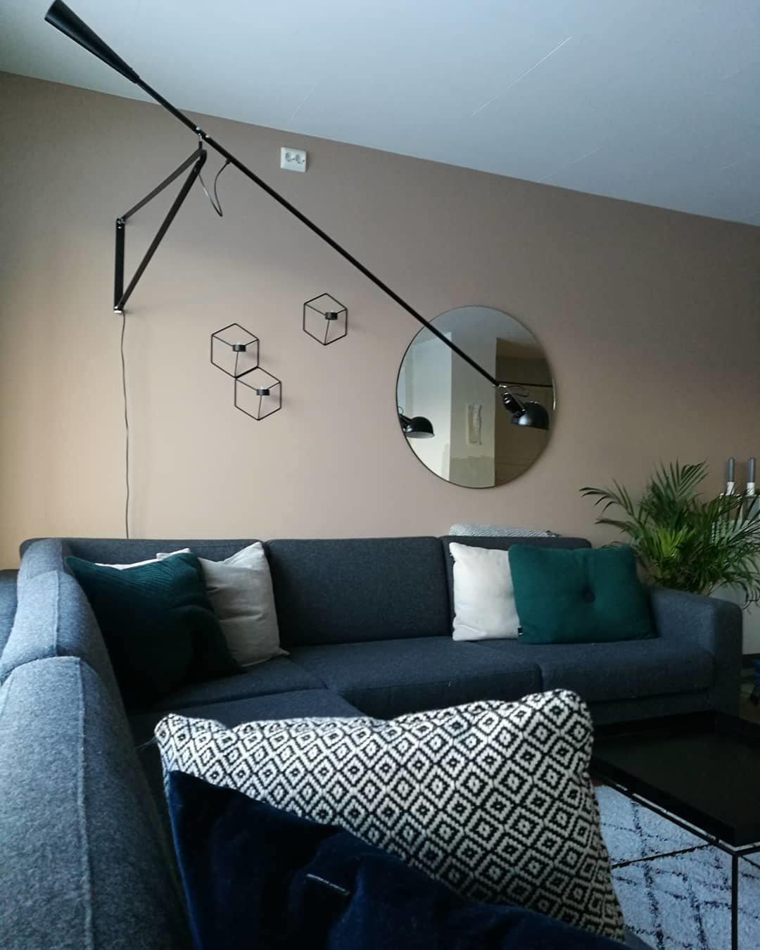Aella Moderne Minimaliste Long Bras Applique Murale