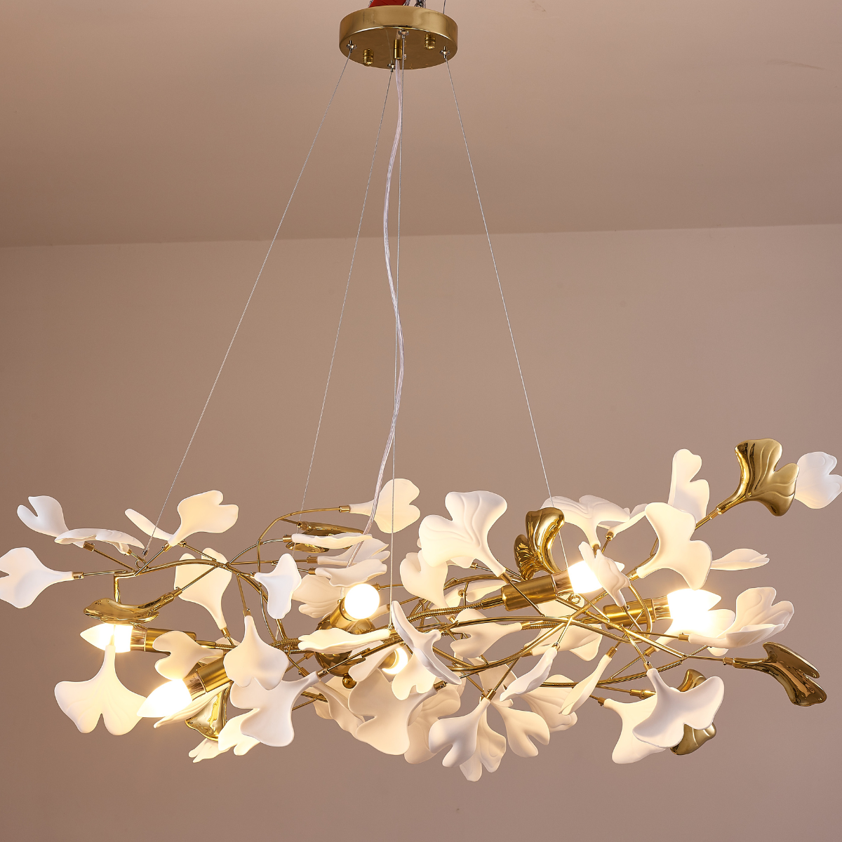 Davor Lustre Suspension Feuille Artistic Design. Métal/Céramique. Blanc. Salon