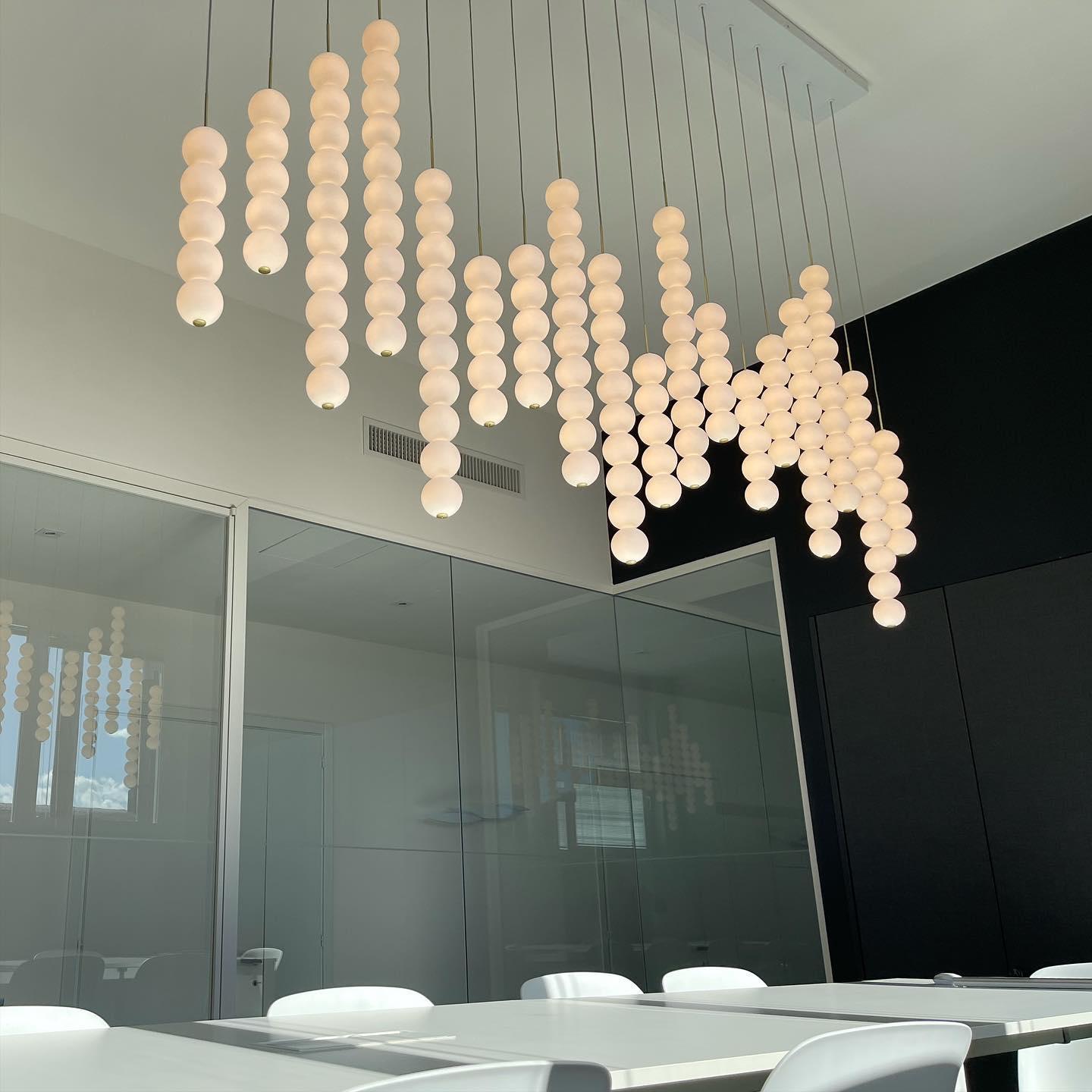 Elindra Suspension artistique en plastique