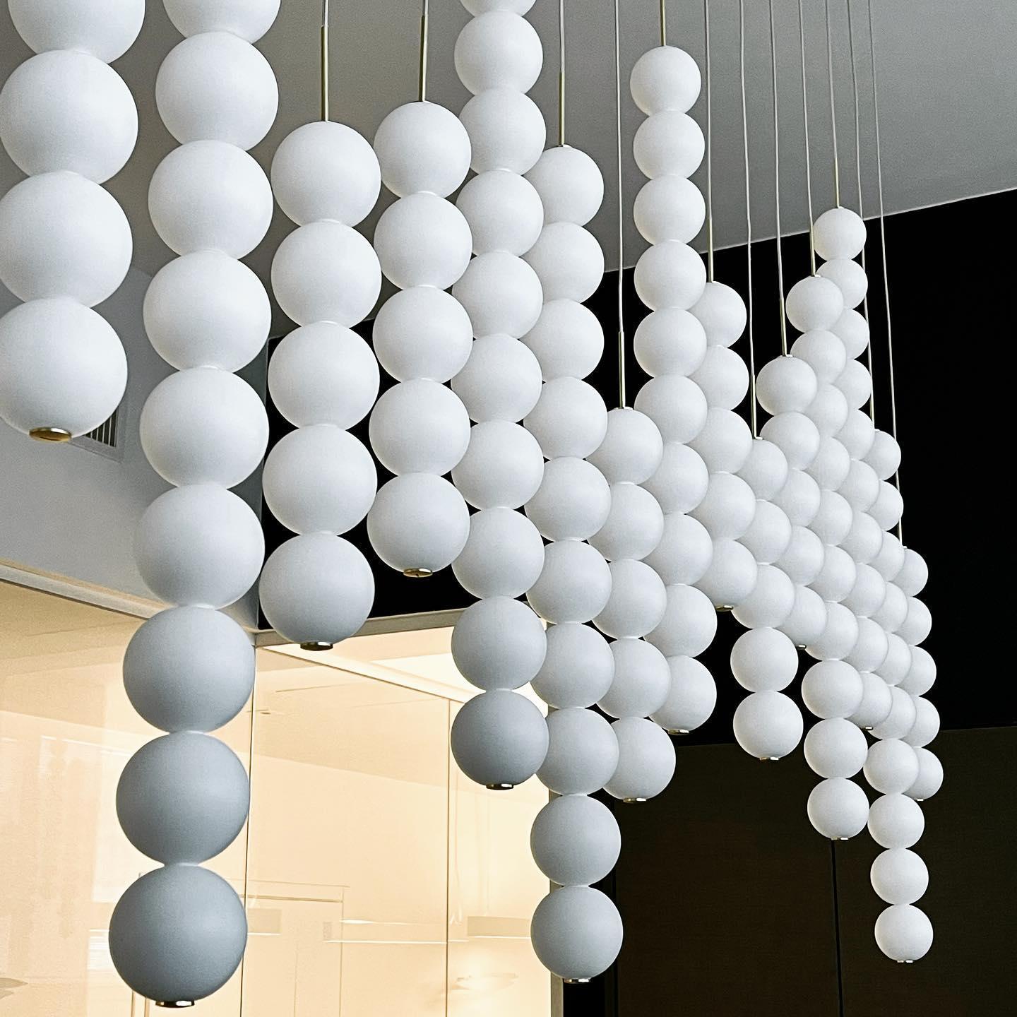 Elindra Suspension artistique en plastique