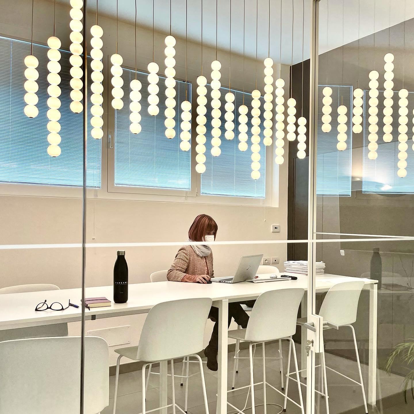 Elindra Suspension artistique en plastique