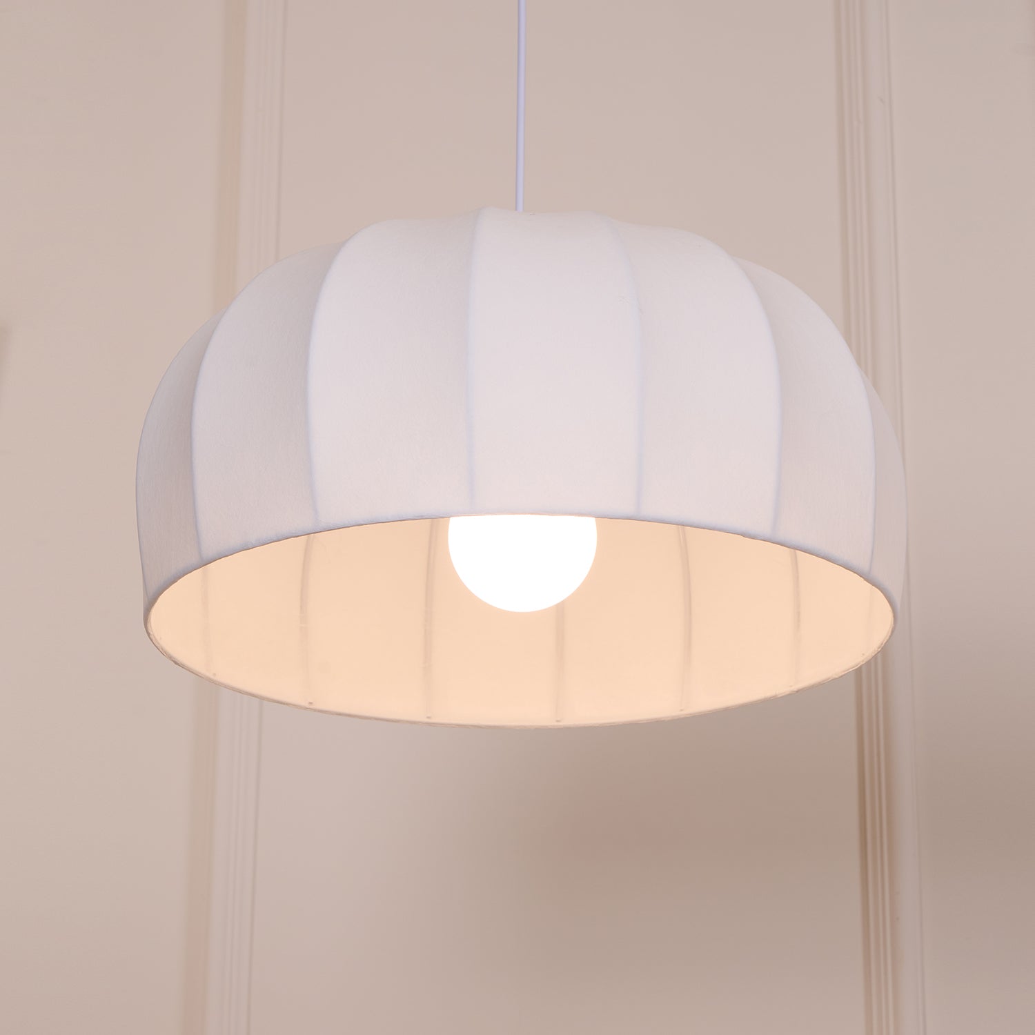 Nova Suspension en Tissu Blanc en Forme de Dôme