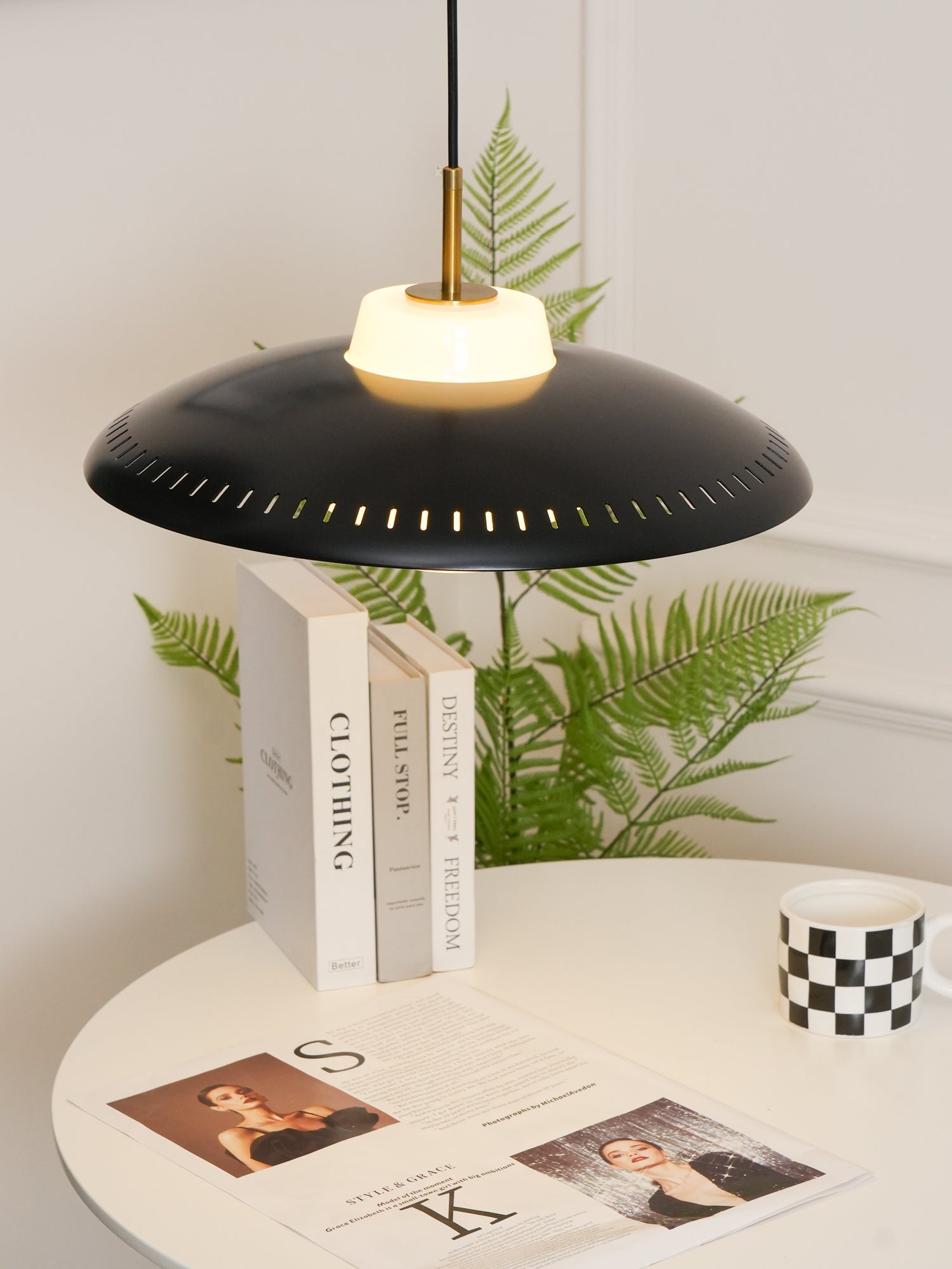 Calyranic Classic Minimalistic Pendant Lamp