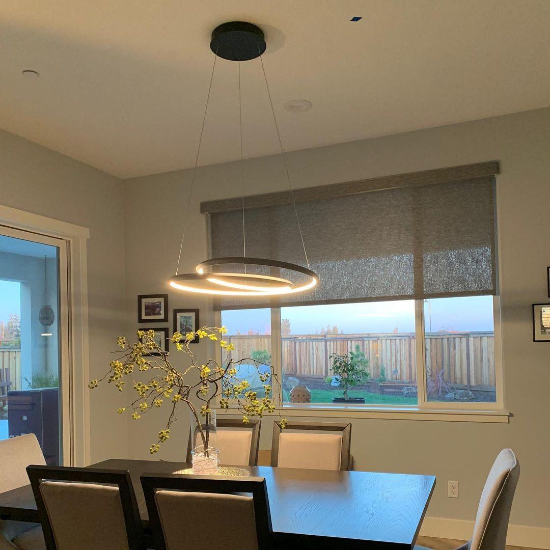 Lustra Lustre en Aluminium Doré et Verre Opale