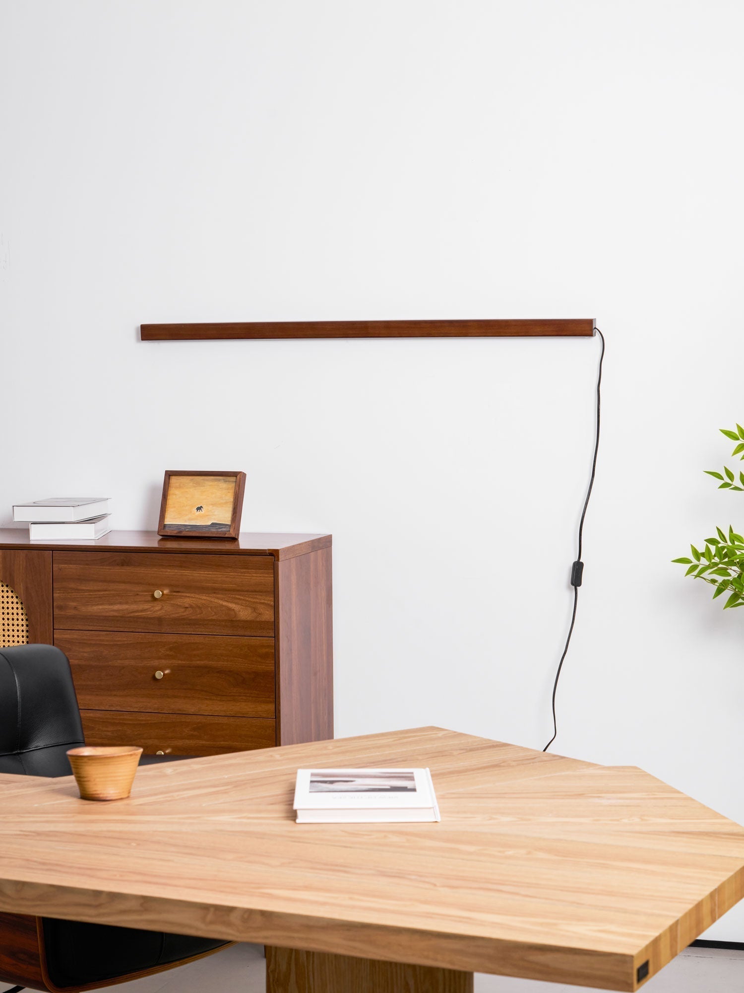 Lustra Wall Lamp Linear Wood Plug In