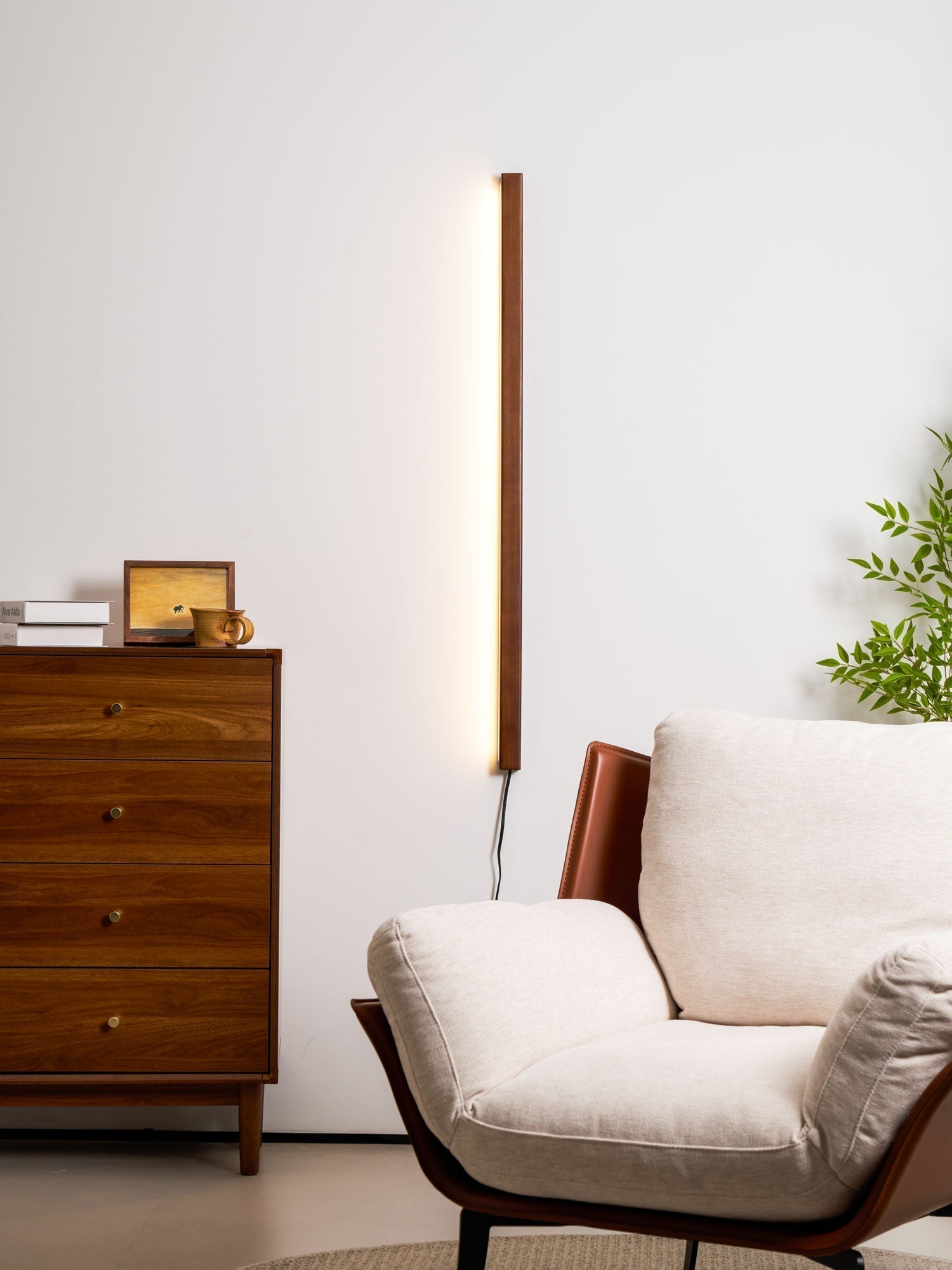 Lustra Wall Lamp Linear Wood Plug In