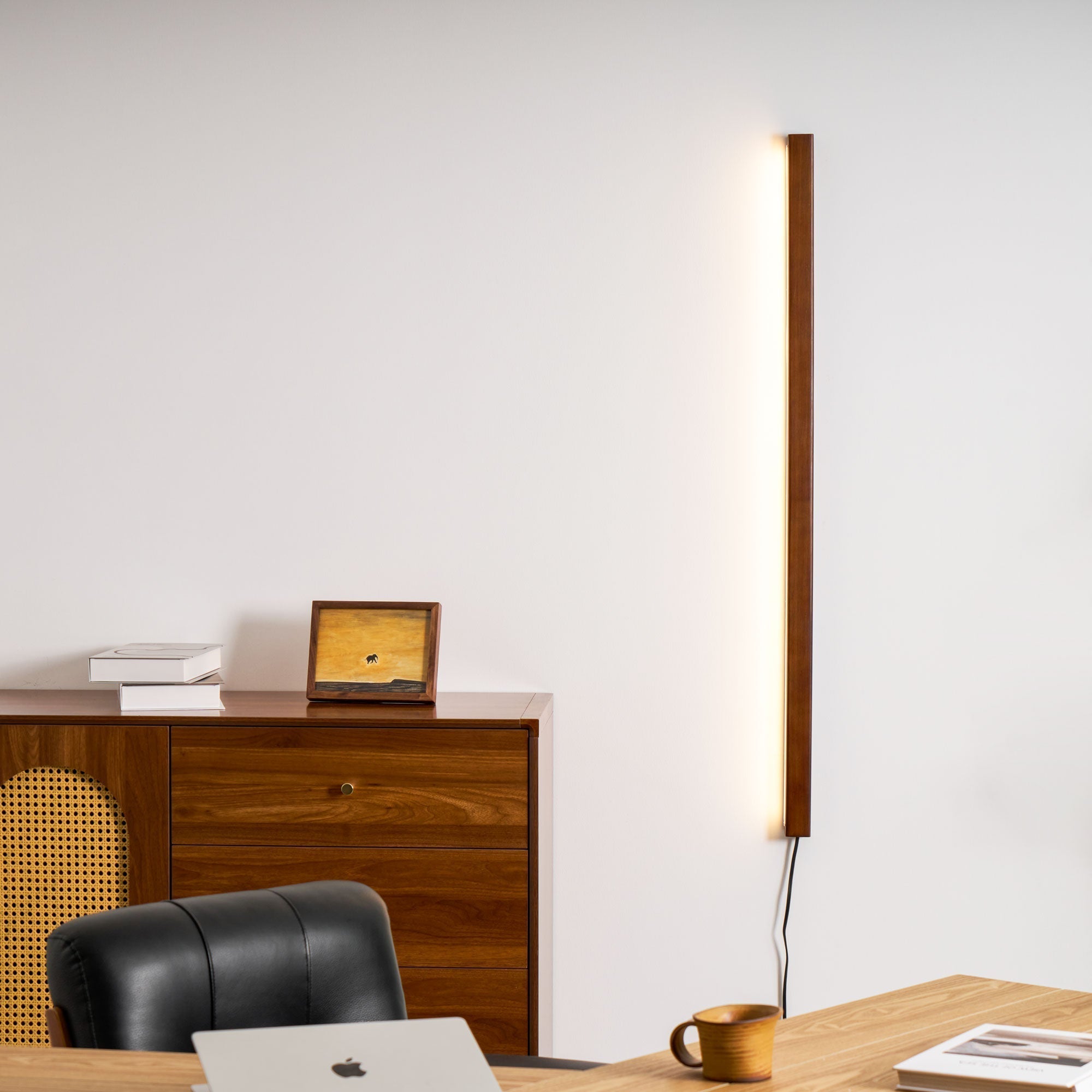 Lustra Wall Lamp Linear Wood Plug In