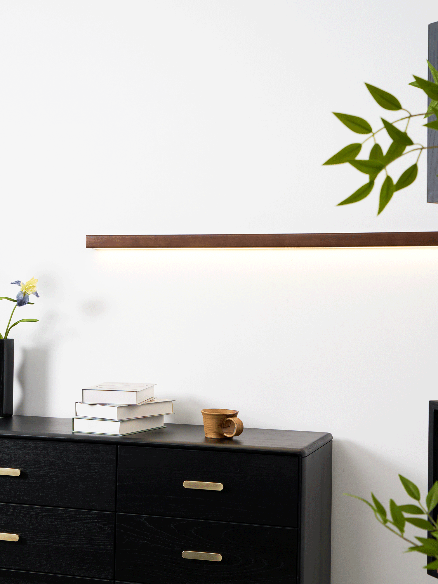 Lustra Applique Murale Linéaire Bois et LED Design Minimaliste