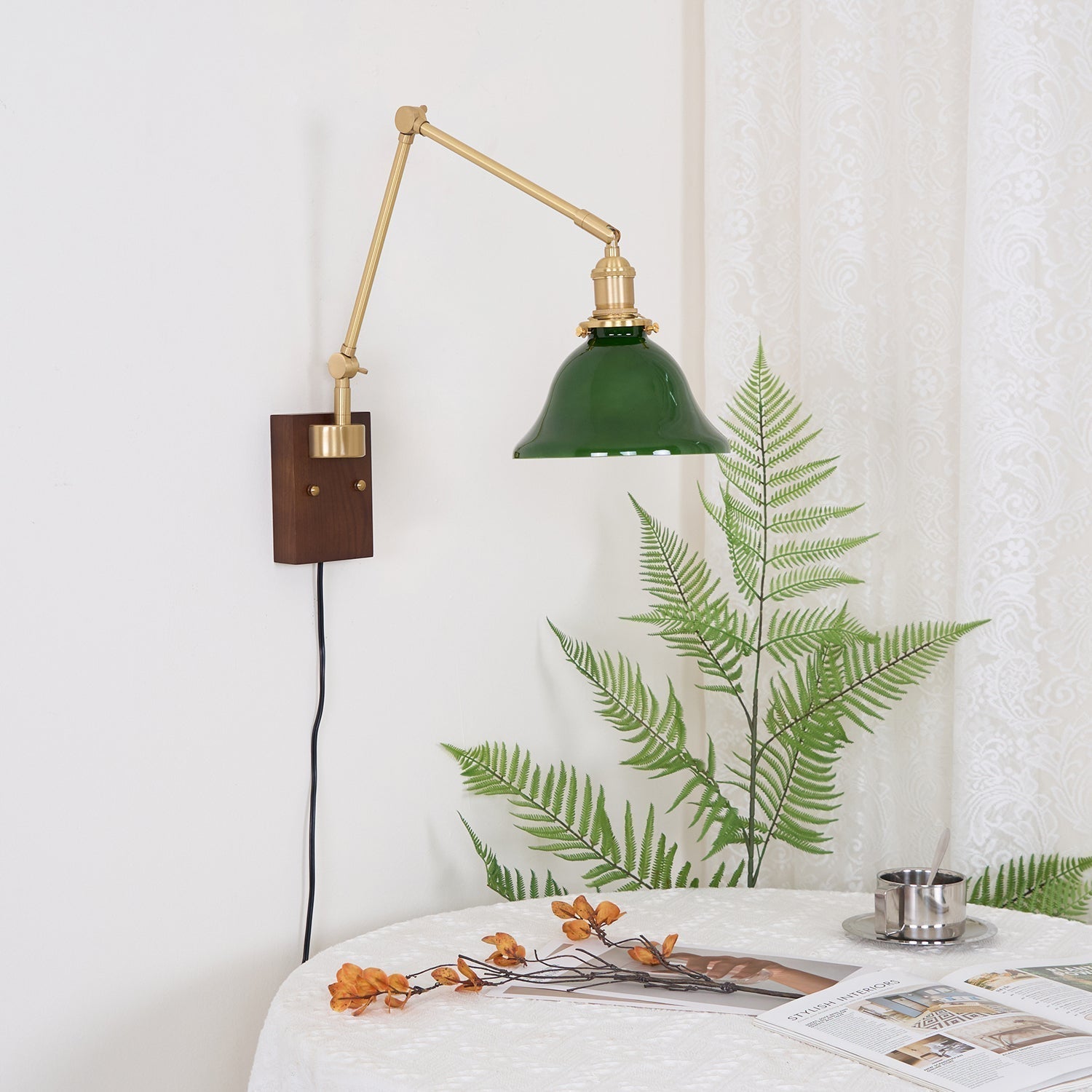 Vionde Applique murale réglable en laiton et verre vert