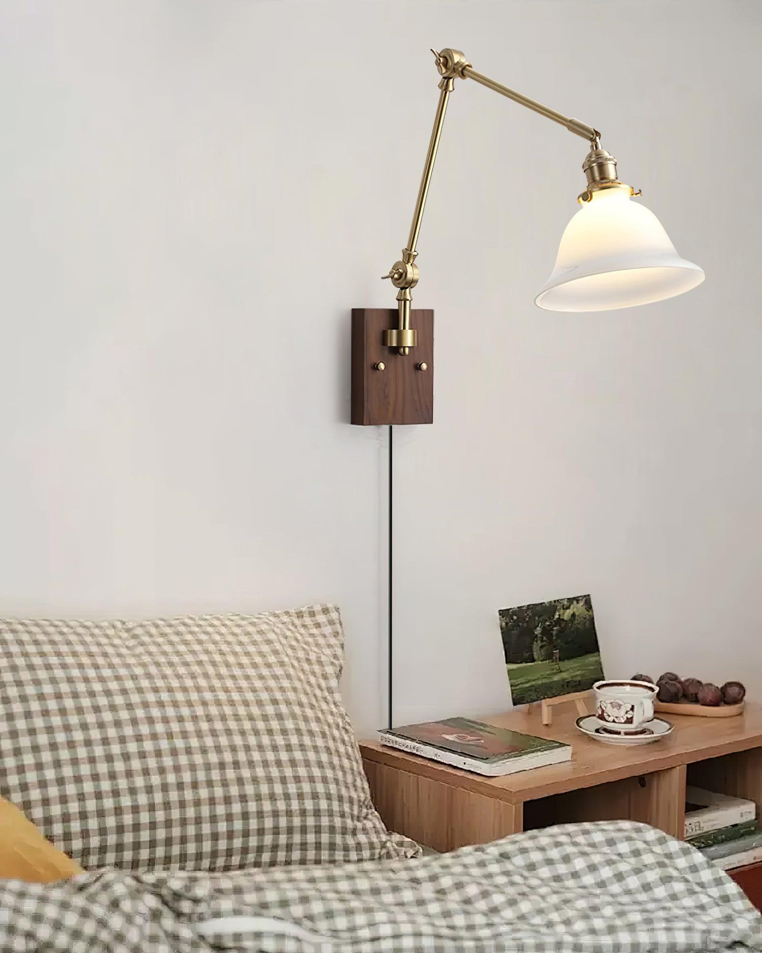 Vionde Applique murale réglable en laiton et verre vert