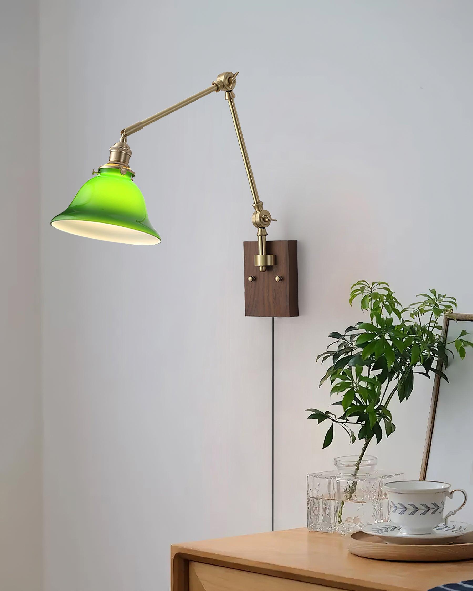 Vionde Applique murale réglable en laiton et verre vert
