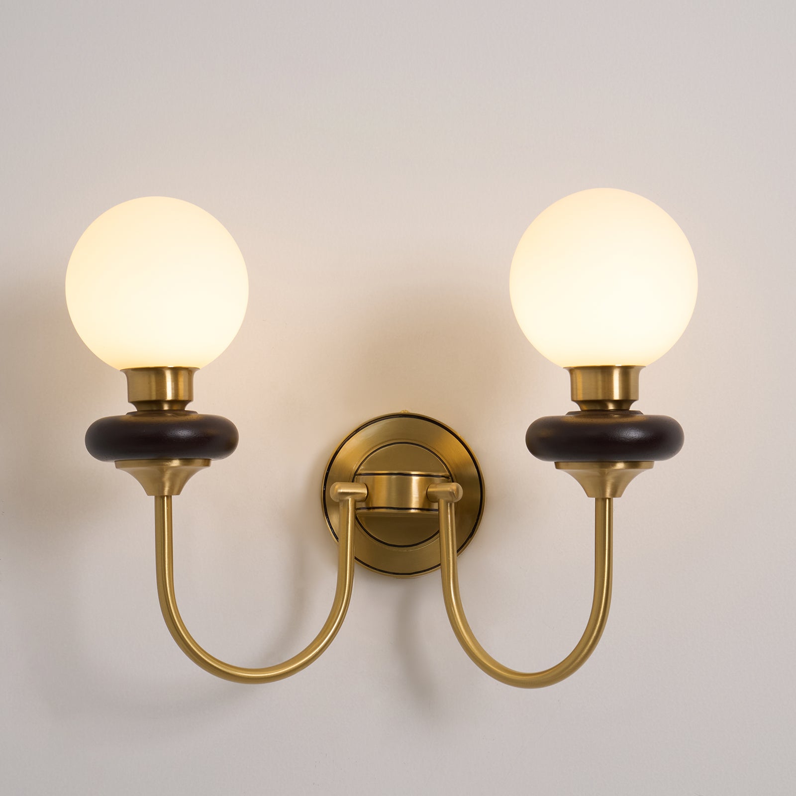 Perry Applique Murale Premium Noyer et Verre
