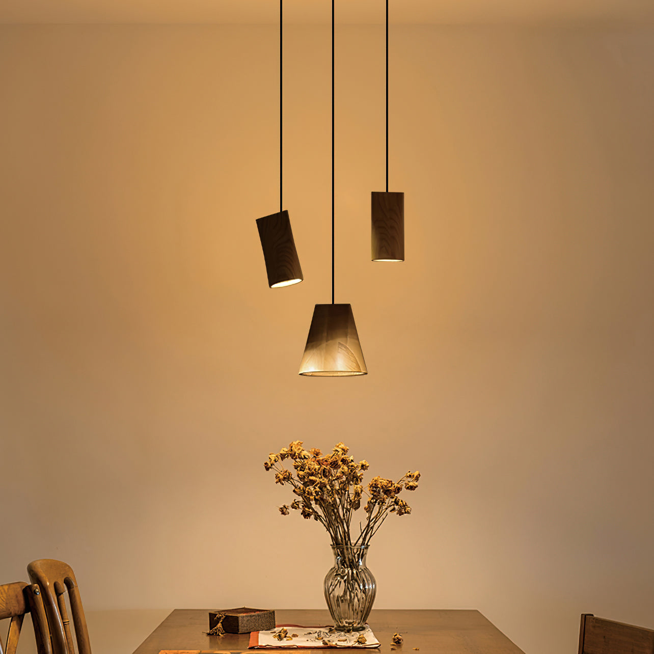 Ivarara Suspension Bois Asymétrique