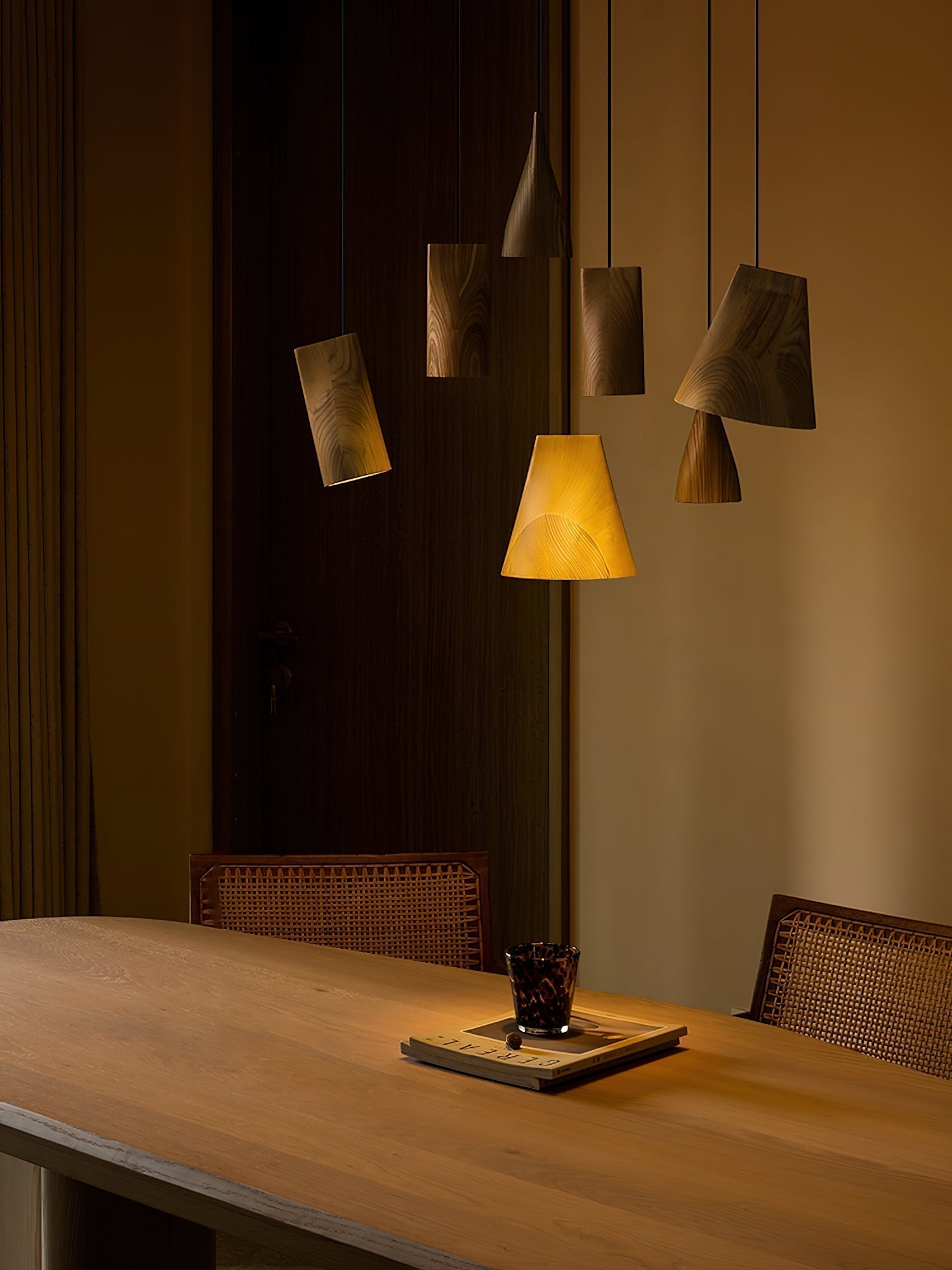 Ivarara Suspension Bois Asymétrique