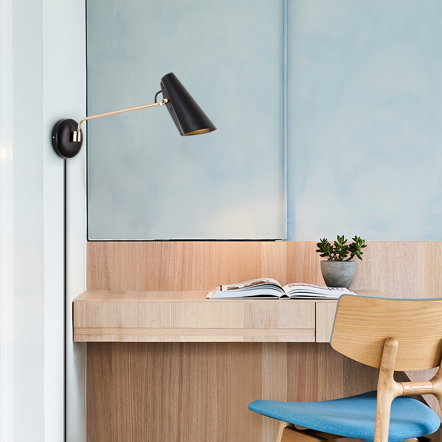Izoren Elegance Birdy Plug-in Wall Lamp