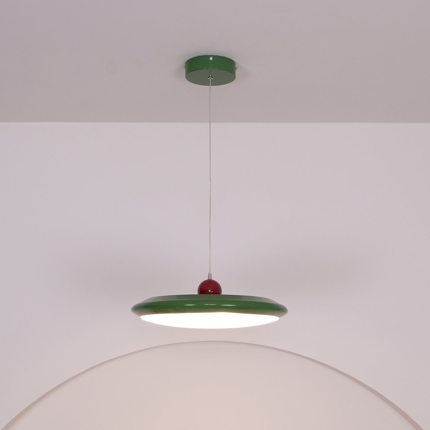 Lustra Suspension Disque Acrylique Blanc Bord Vert Rouge Audacieux