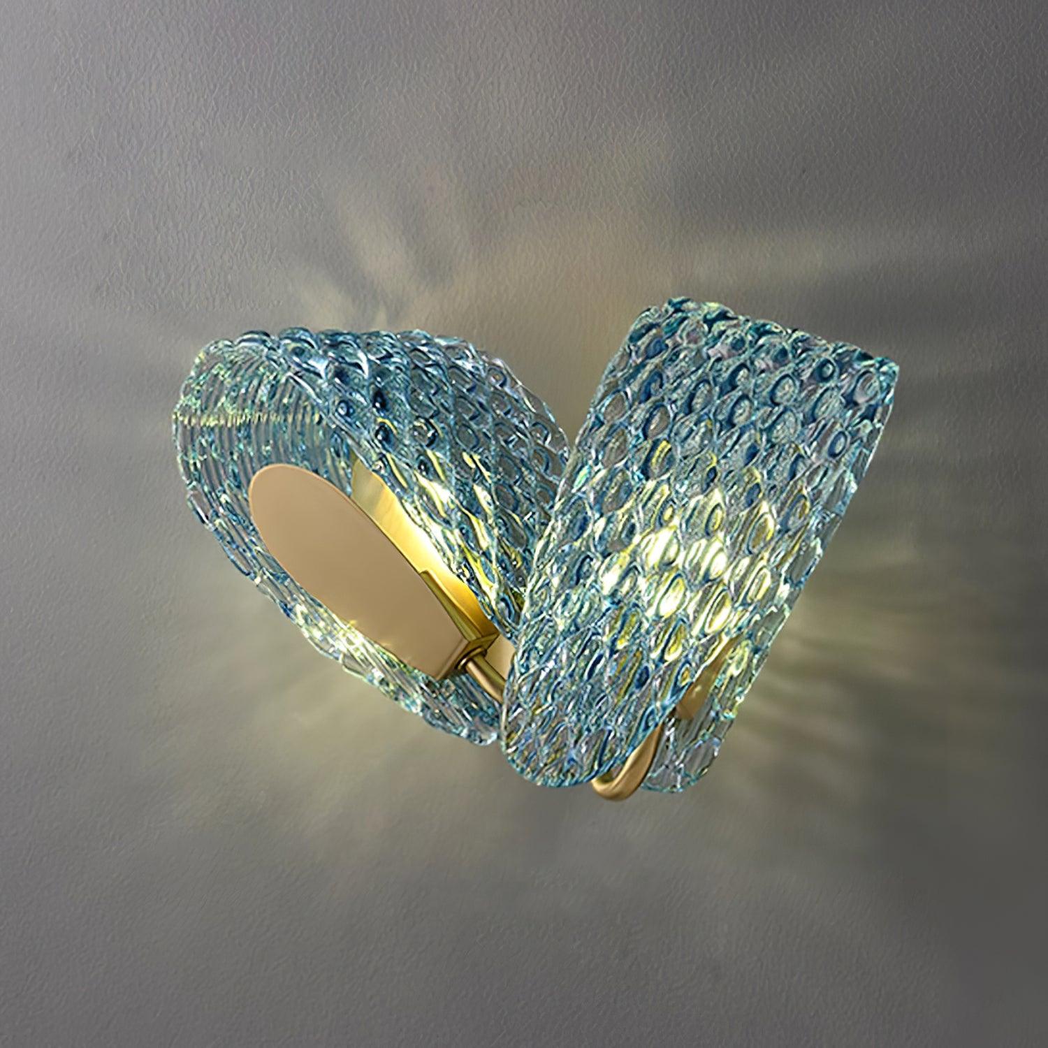 Aira Applique Murale Bleue en Verre Nervuré avec Bras en Laiton, Style Chic et Glamour