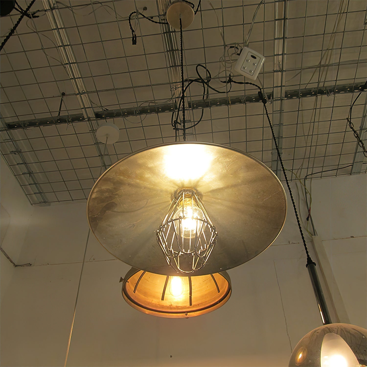 Stella Suspension en Métal Artistique Industriel Vintage