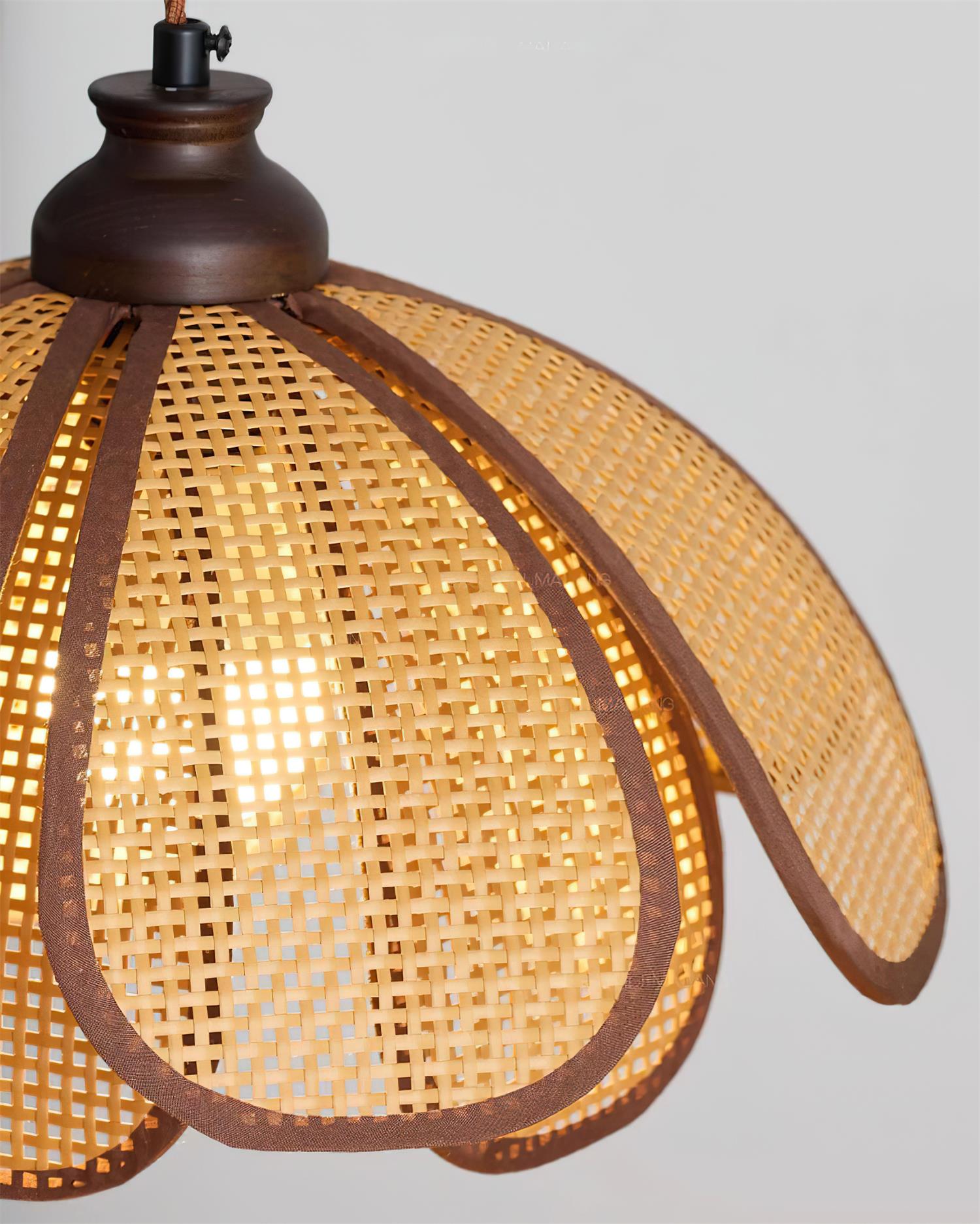 Capelina Suspension Pétale en Bois Moderne