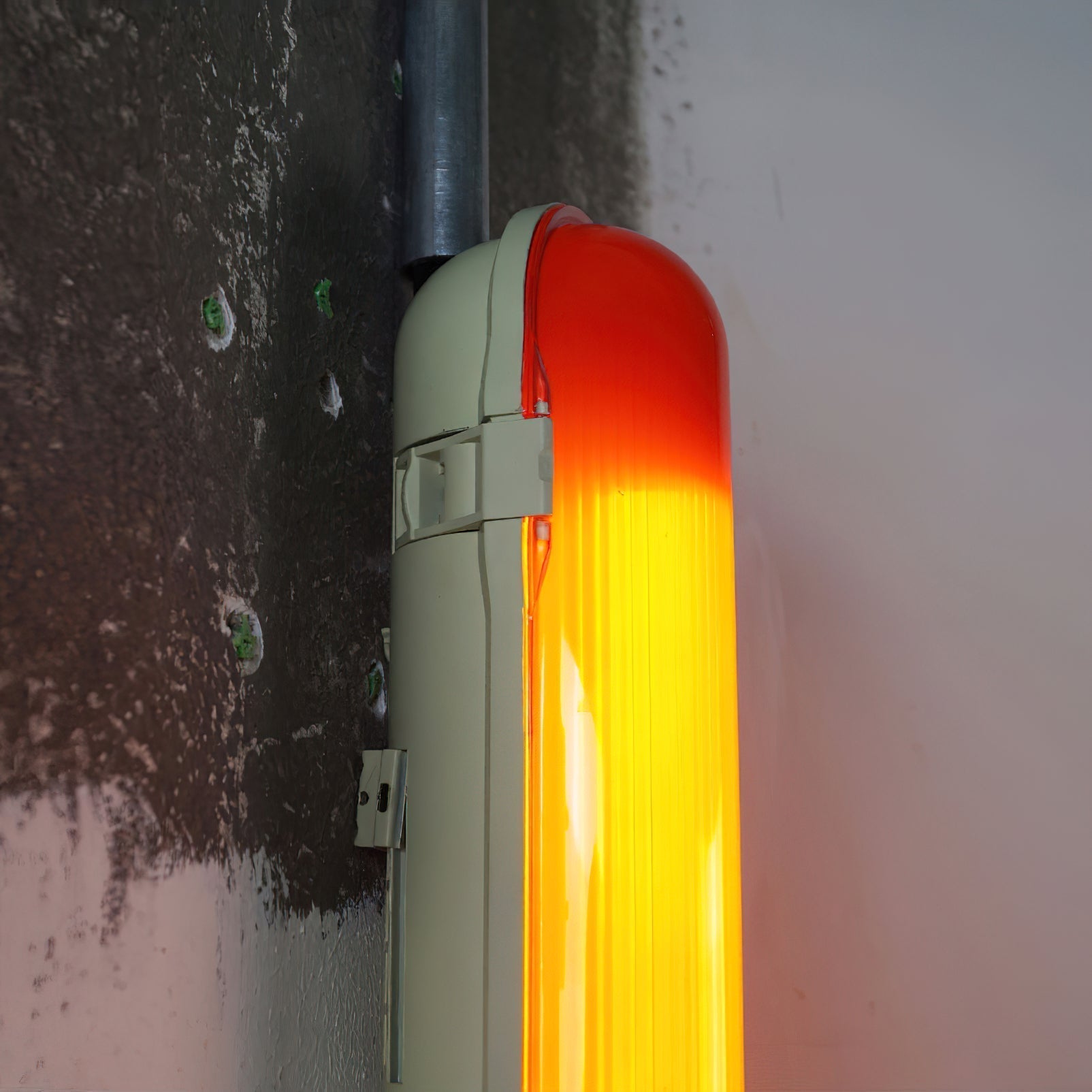 Vivid Applique Murale Plug-in en Plastique Rouge Minimaliste Moderne Joy