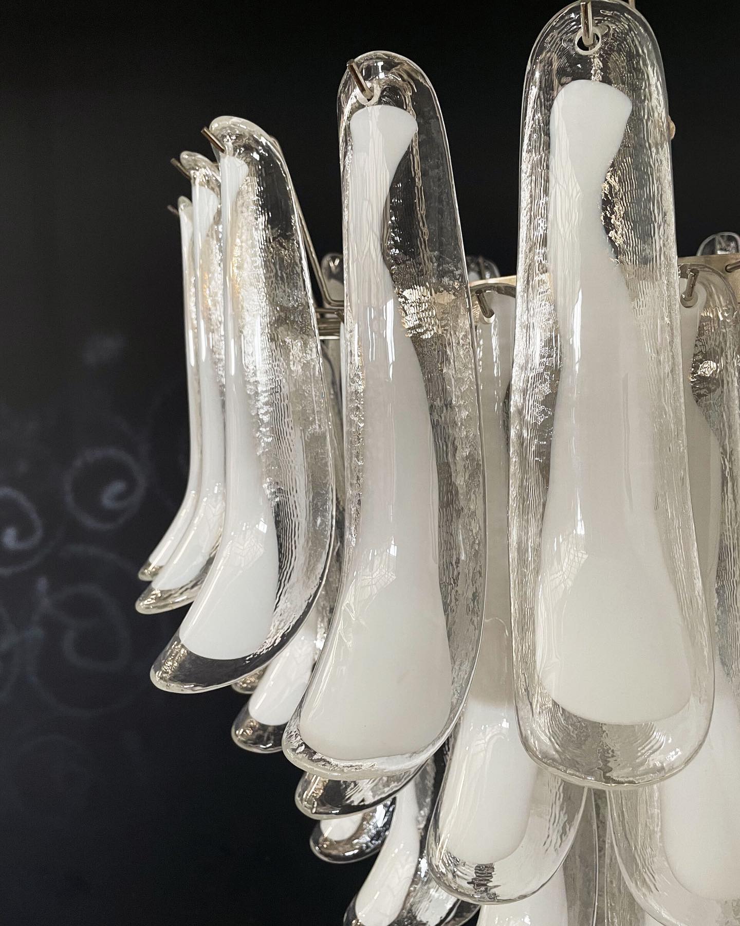 Zinc Lustre en Verre et Métal Postmoderne de Luxe en Forme de Pétale