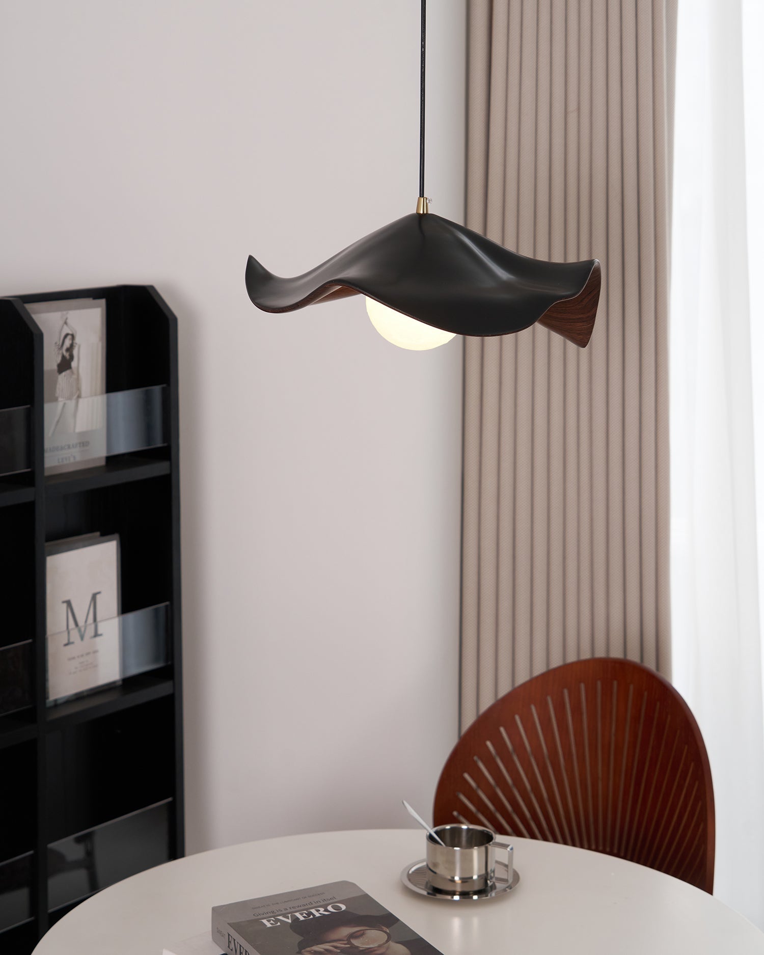Brioce Suspension avec abat-jour en résine blanc et noyer pour salon et salle à manger