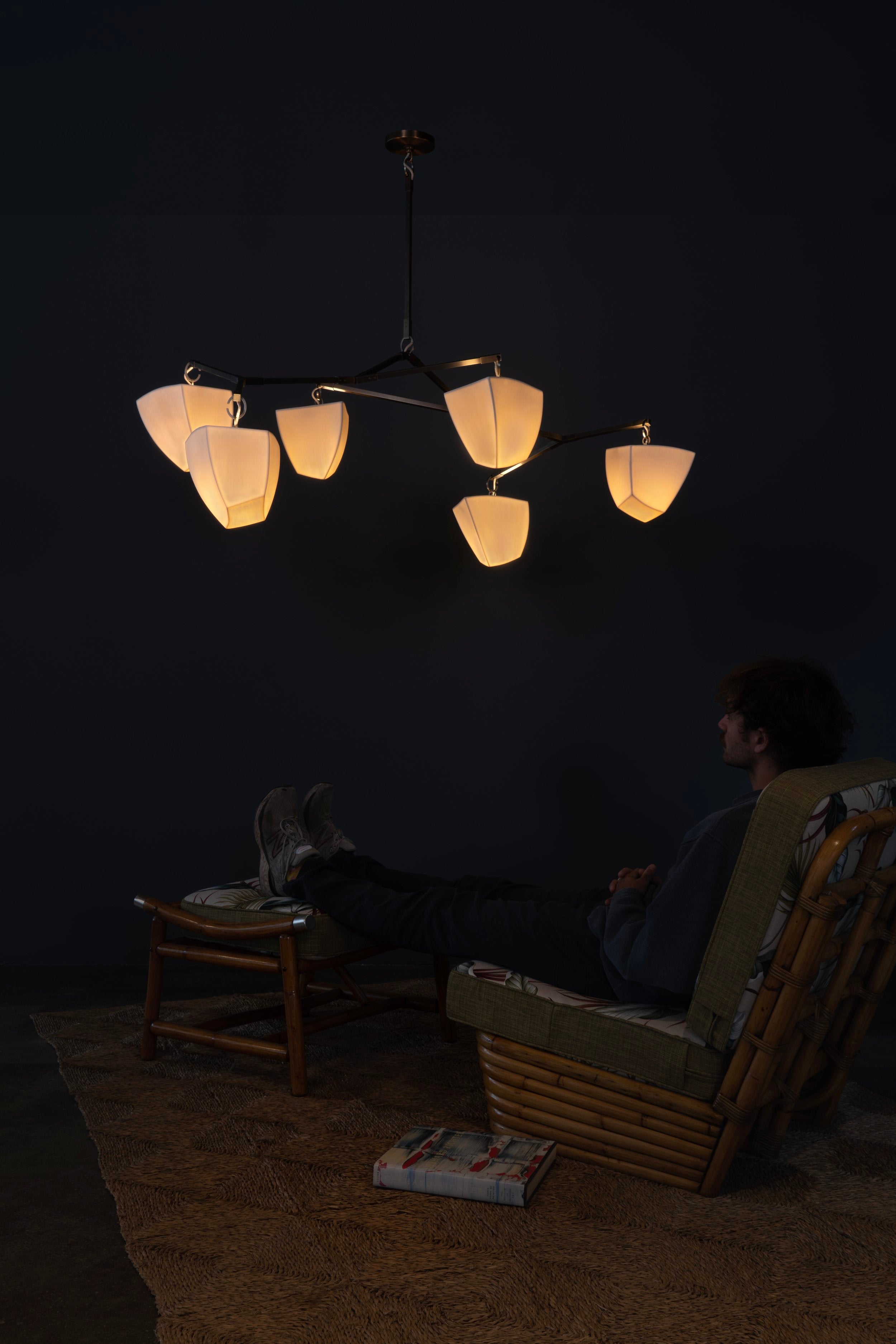 Iris Lustre en Laiton et Céramique à Créativité Individuelle Mobile