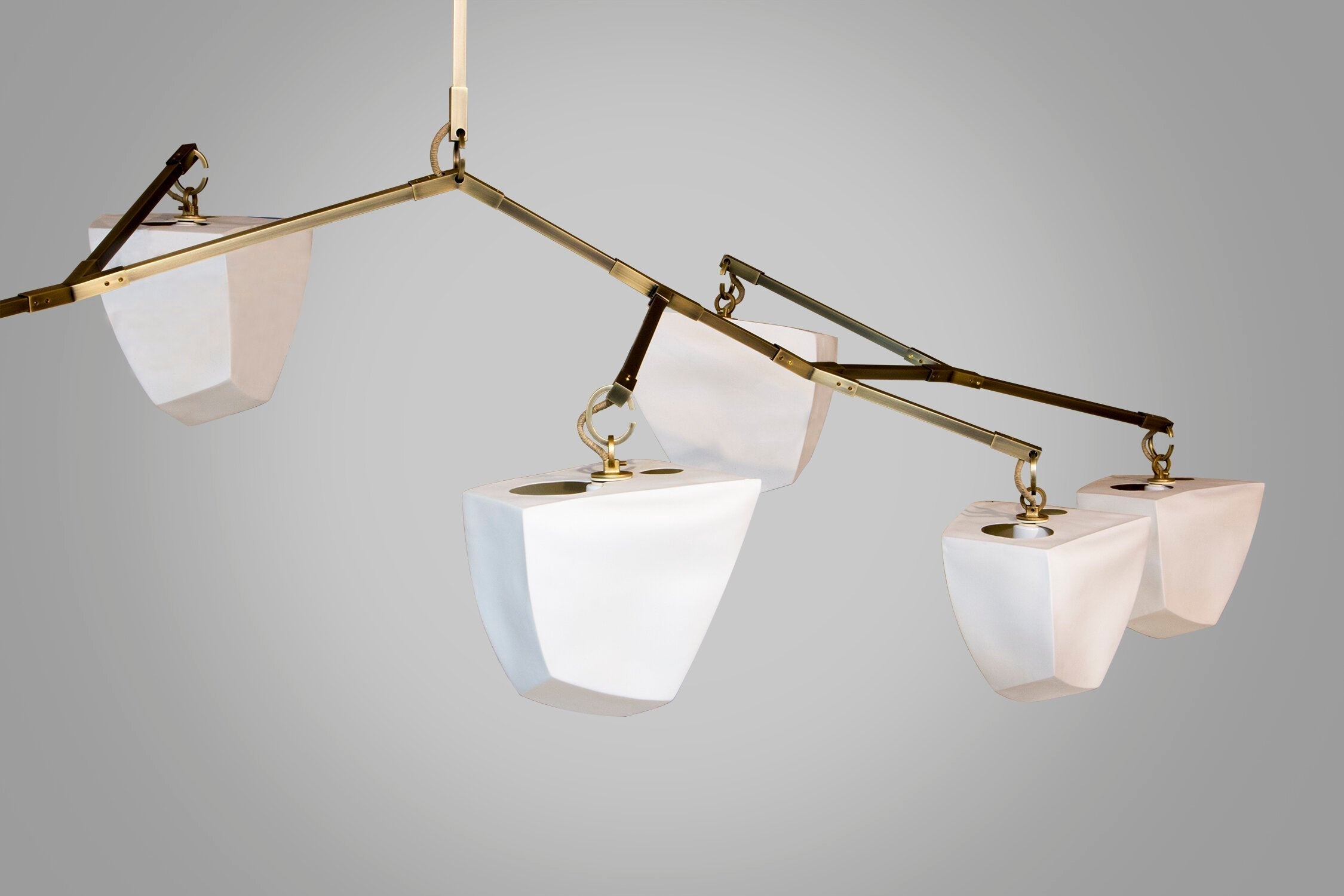 Iris Lustre en Laiton et Céramique à Créativité Individuelle Mobile
