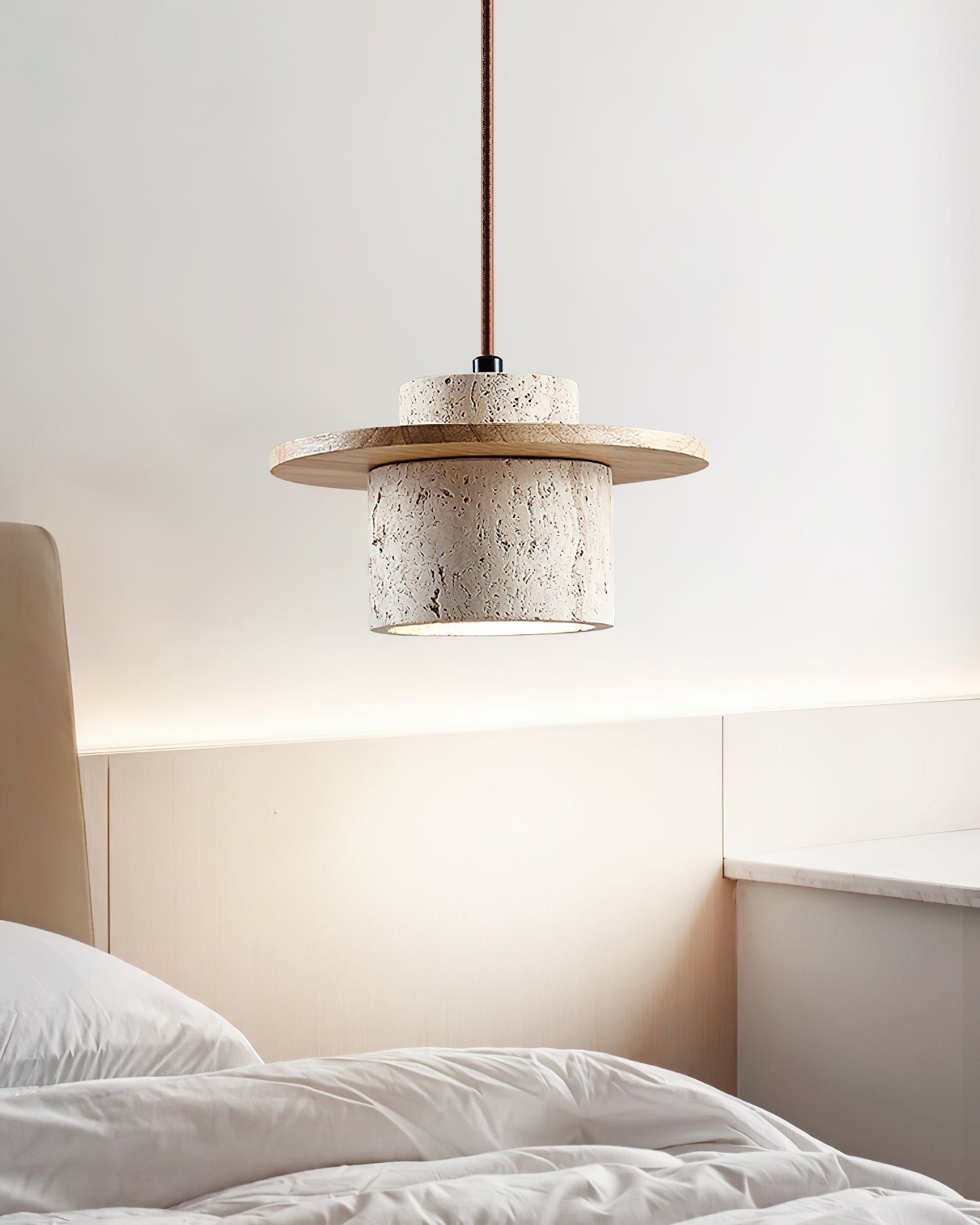Disque Suspension Cylindre en Travertin en Bois de Noyer Artisanal