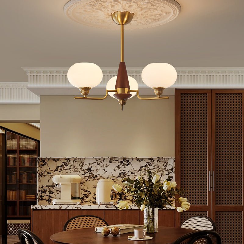 Lustra Lustre en Noyer avec Globes en Verre Opale