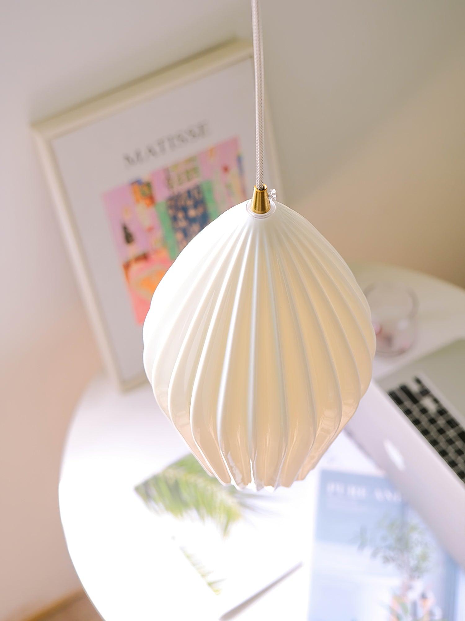 Solara Lampe à suspension en céramique côtelée en porcelaine élégante