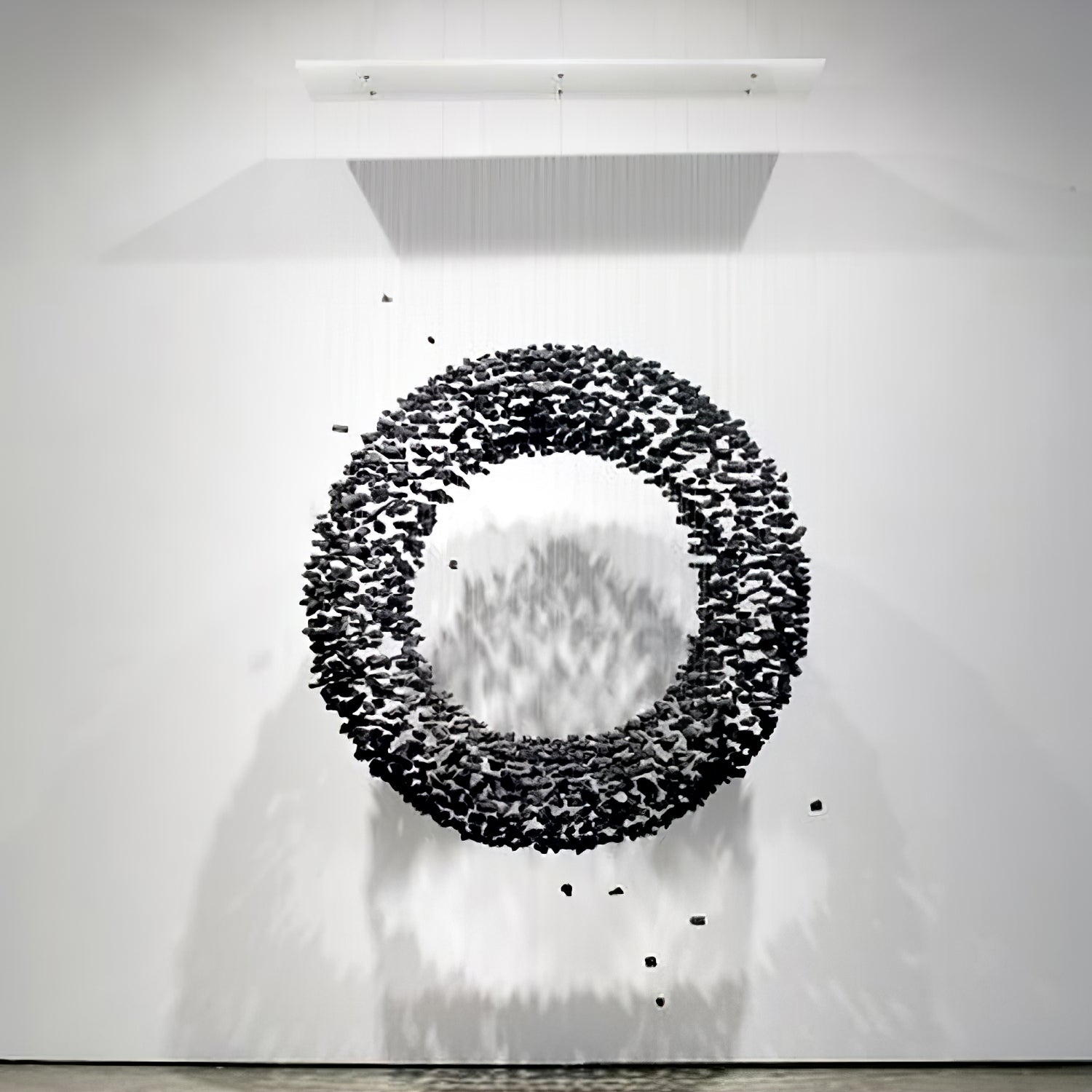 Arsilus Charcoal Stone Cascade Lustres for Artistic Space