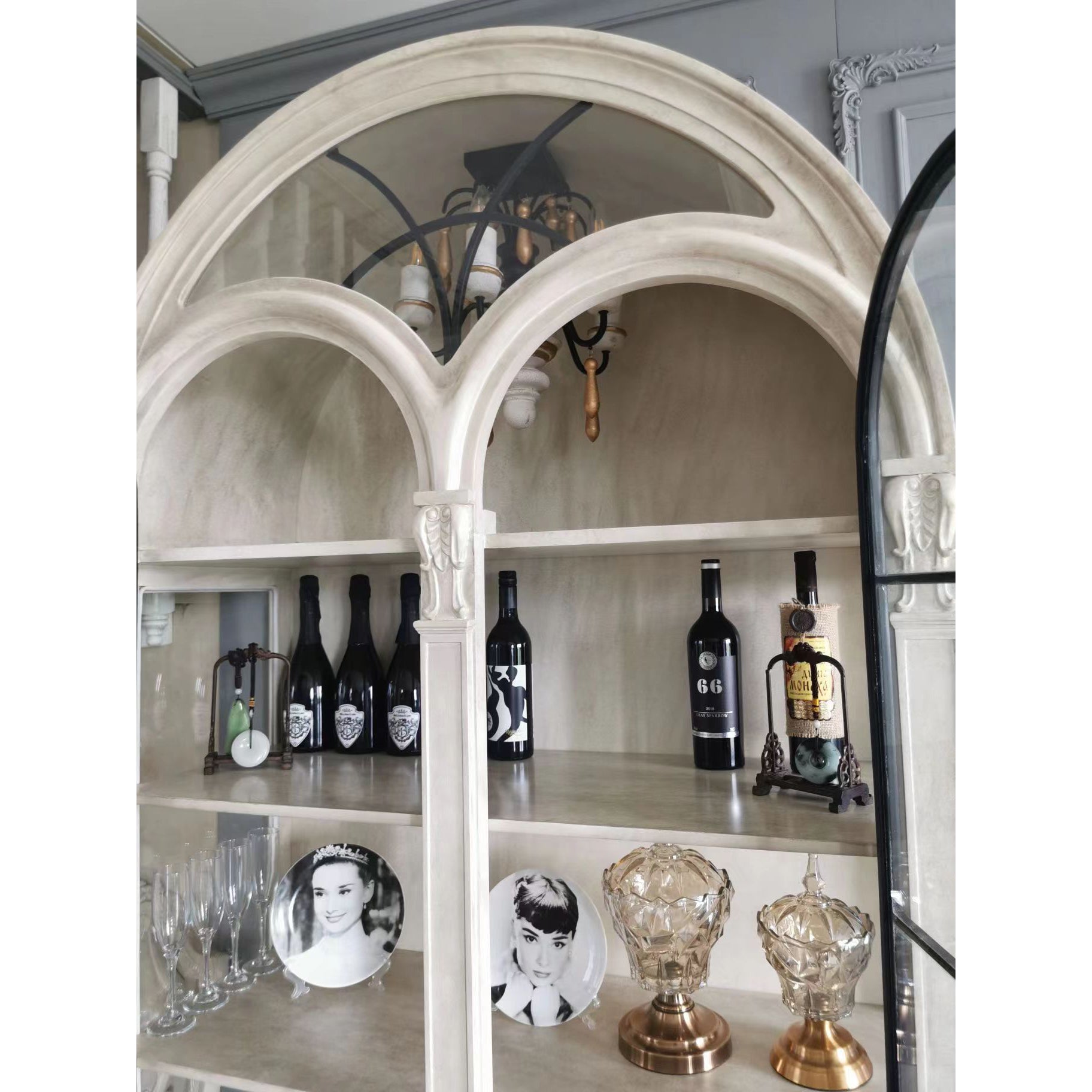 Noble Niche Lustre en Bois et Métal Vintage