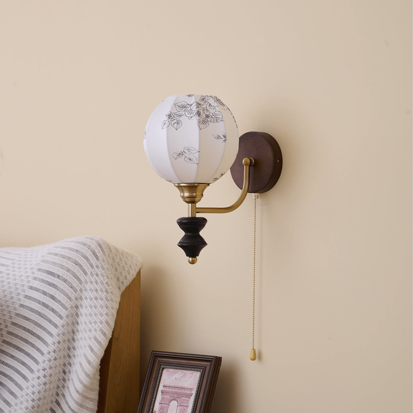 Eshae Applique Murale en Tissu et Bois Premium