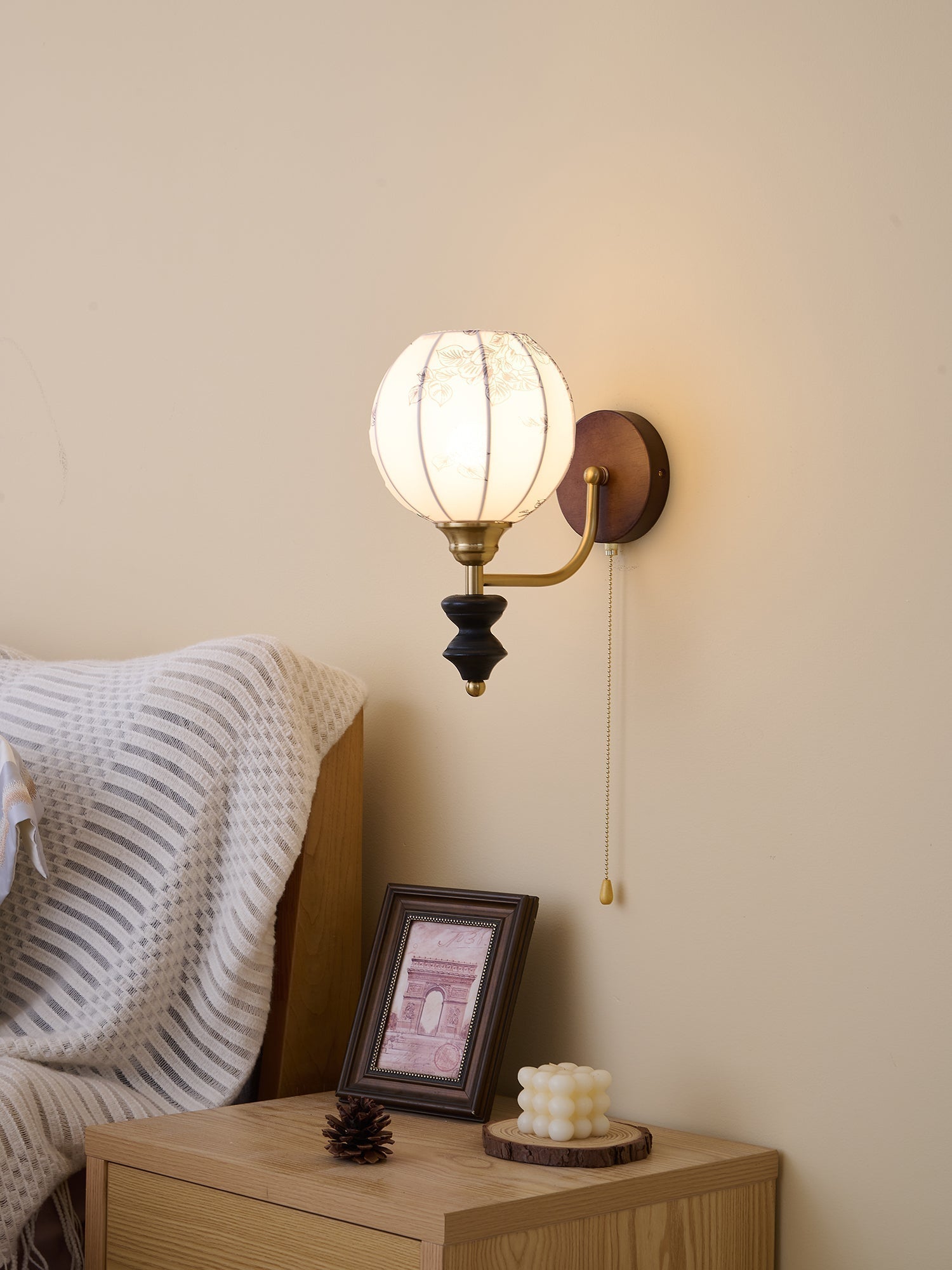 Eshae Applique Murale en Tissu et Bois Premium