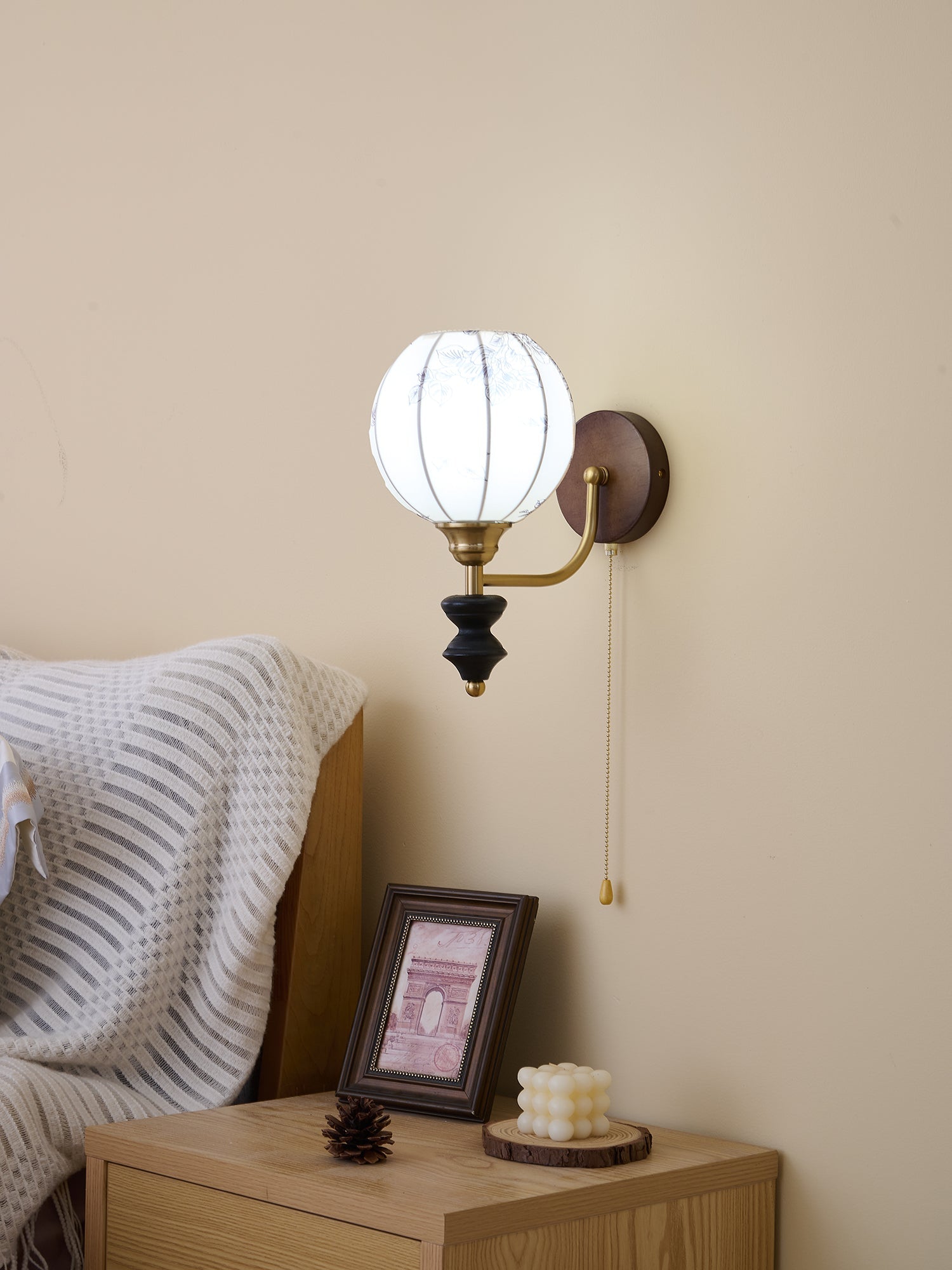Eshae Applique Murale en Tissu et Bois Premium