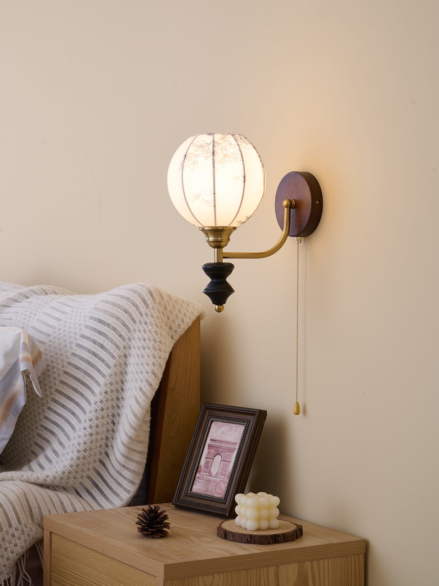 Eshae Applique Murale en Tissu et Bois Premium