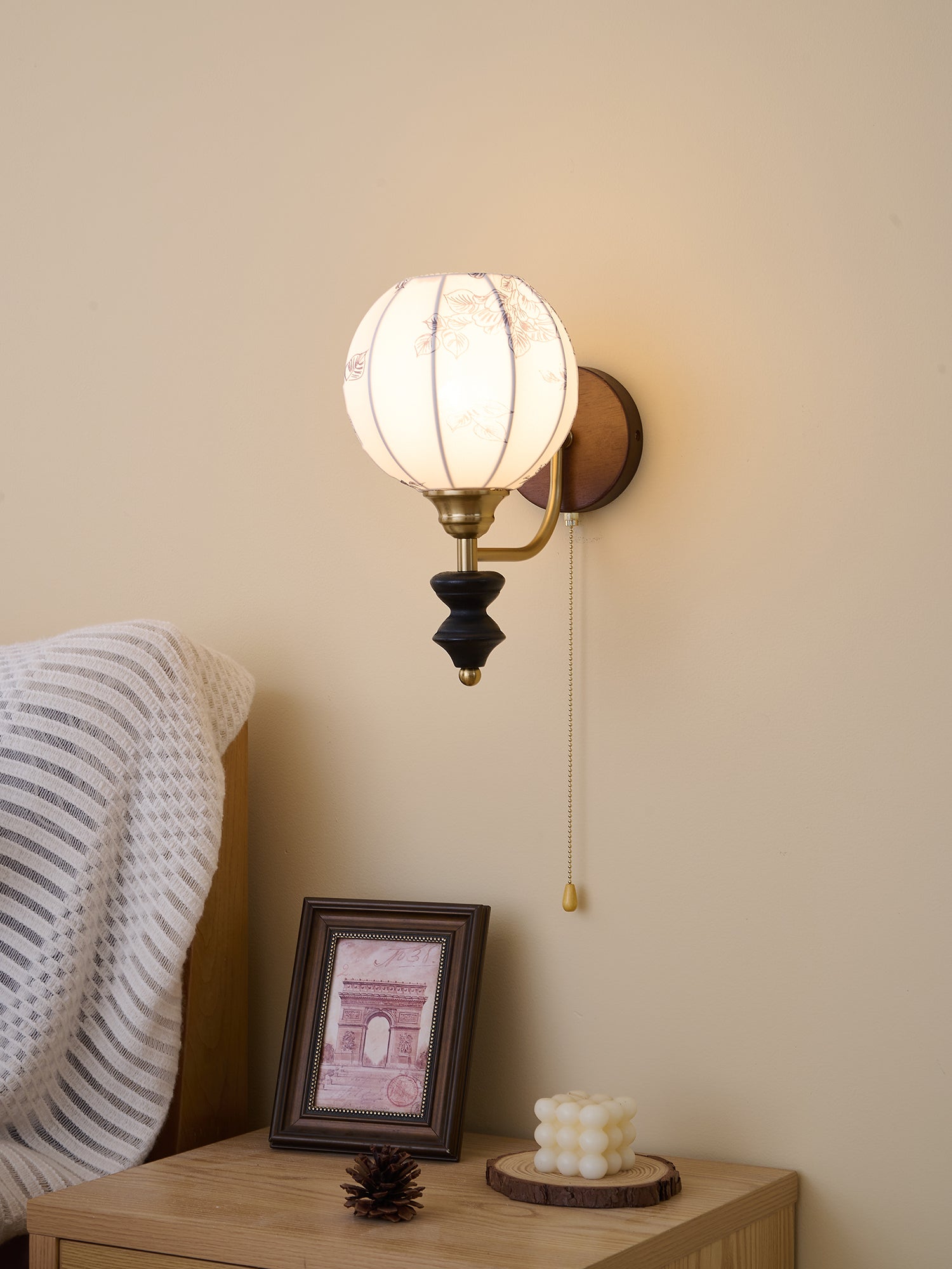Eshae Applique Murale en Tissu et Bois Premium