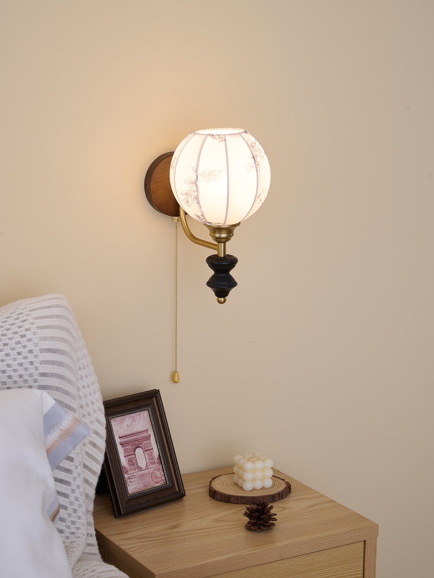 Eshae Applique Murale en Tissu et Bois Premium