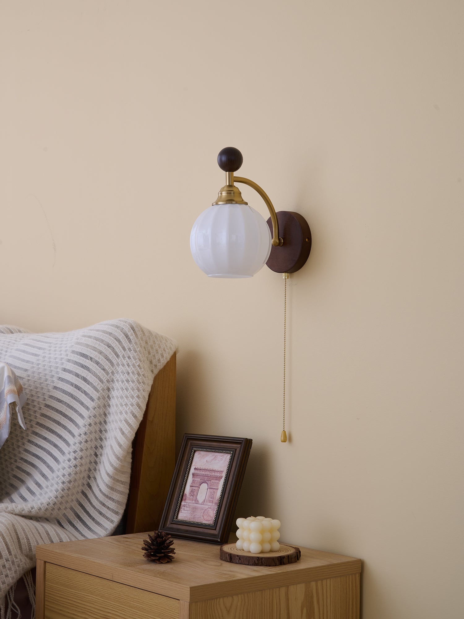 Eshae Applique Murale en Tissu et Bois Premium
