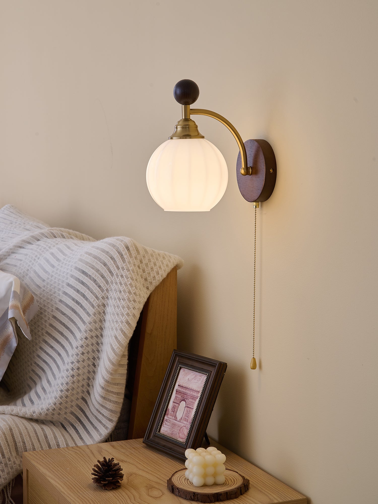 Eshae Applique Murale en Tissu et Bois Premium