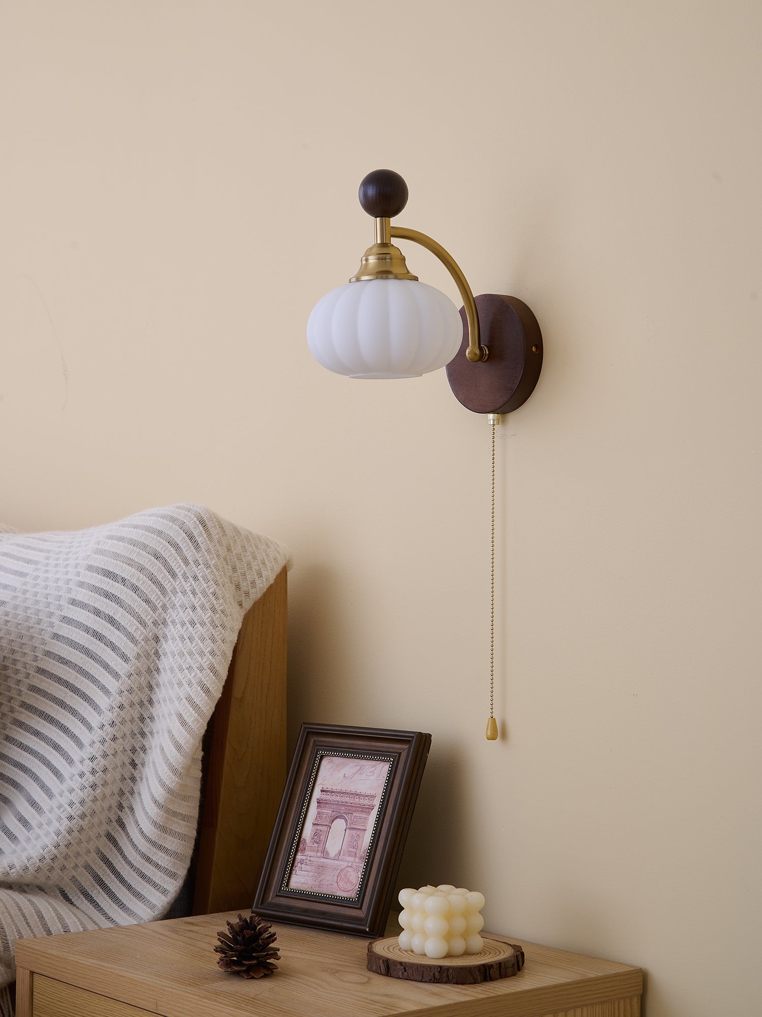 Eshae Applique Murale en Tissu et Bois Premium