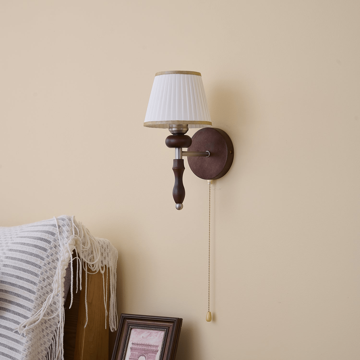Eshae Applique Murale en Tissu et Bois Premium