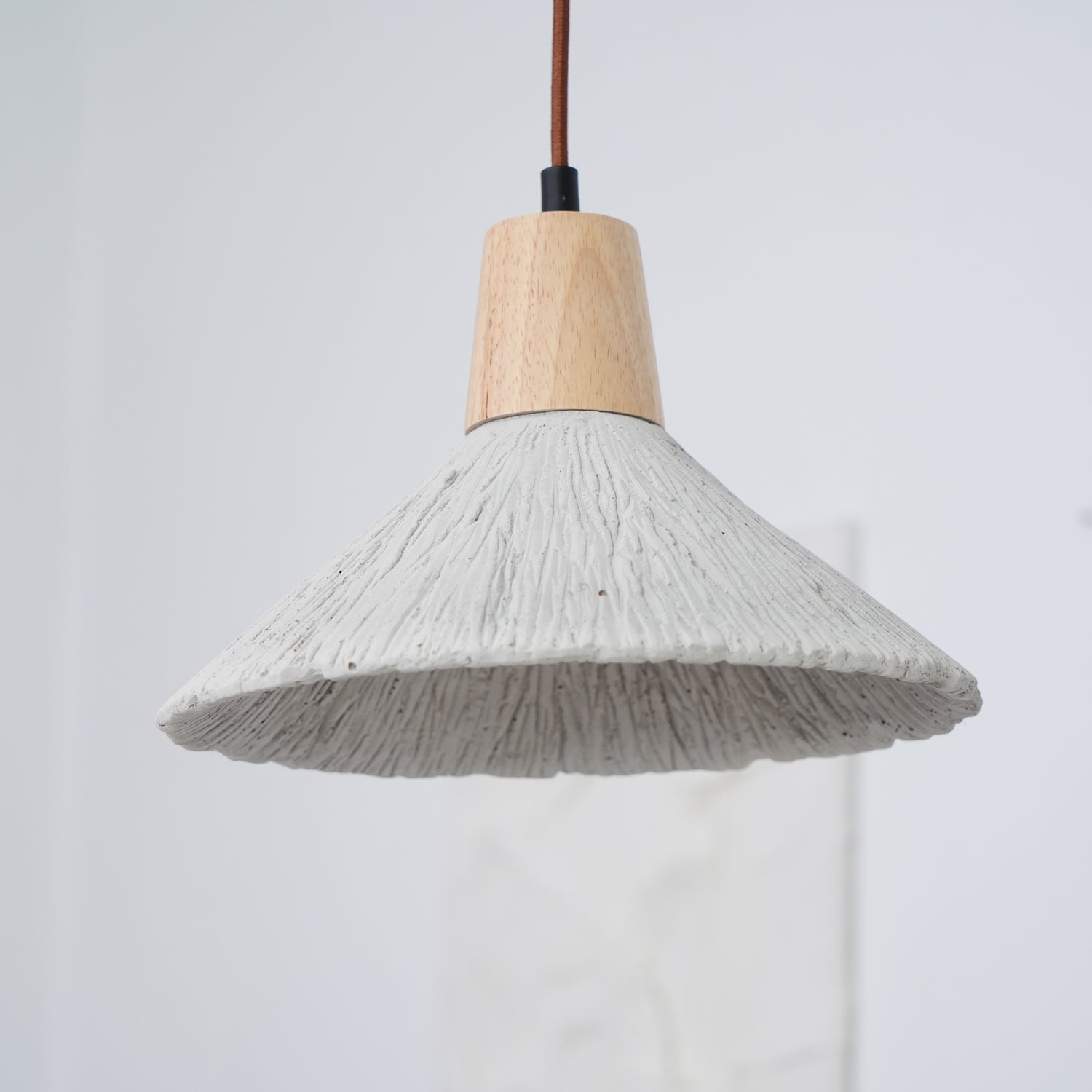 Solara Lampe suspendue en béton plissé