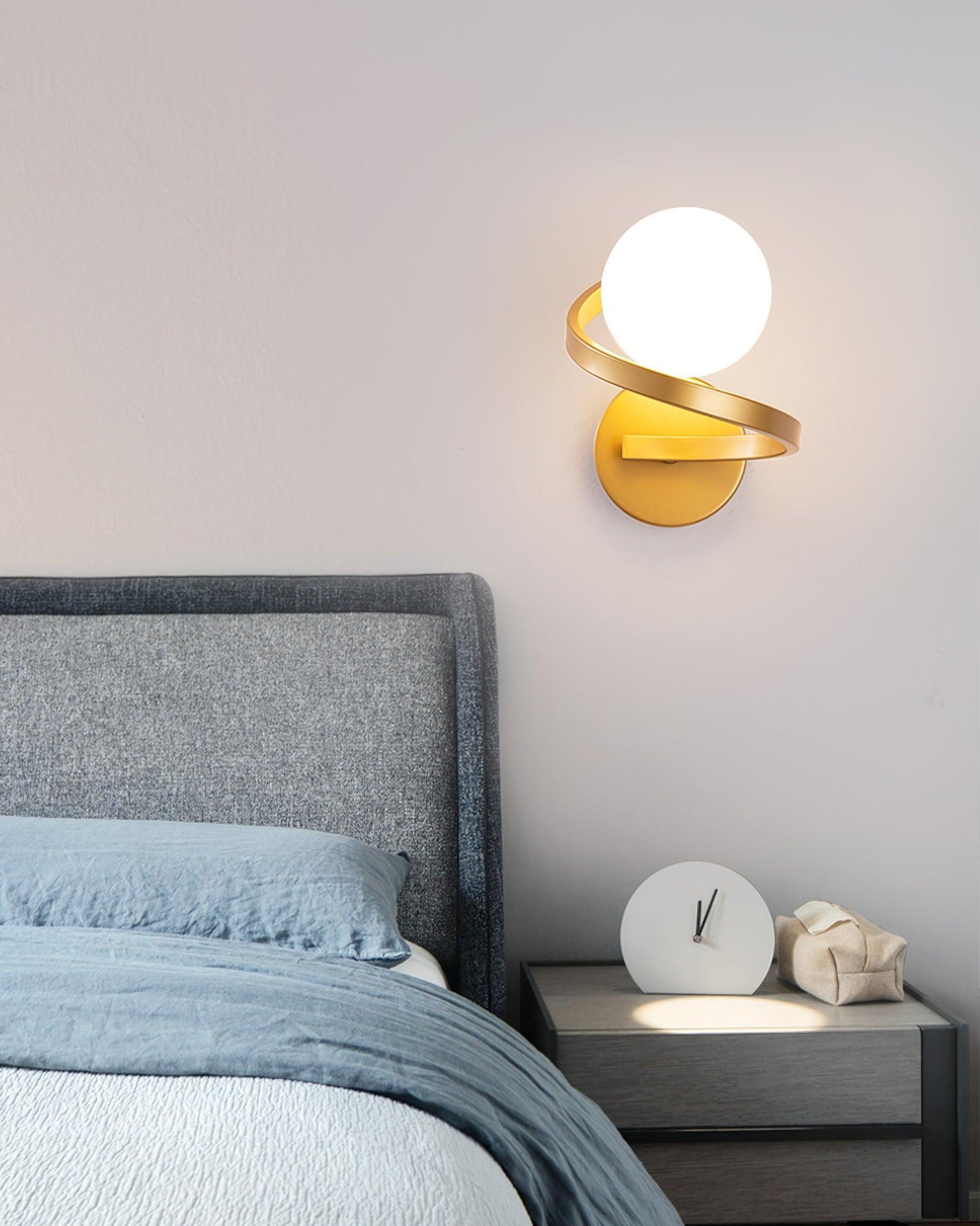 Curved Applique Murale Spirale en Laiton