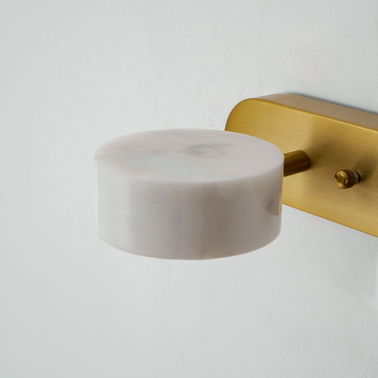 Orshaa Linéaire Travertin Vanité Lumière